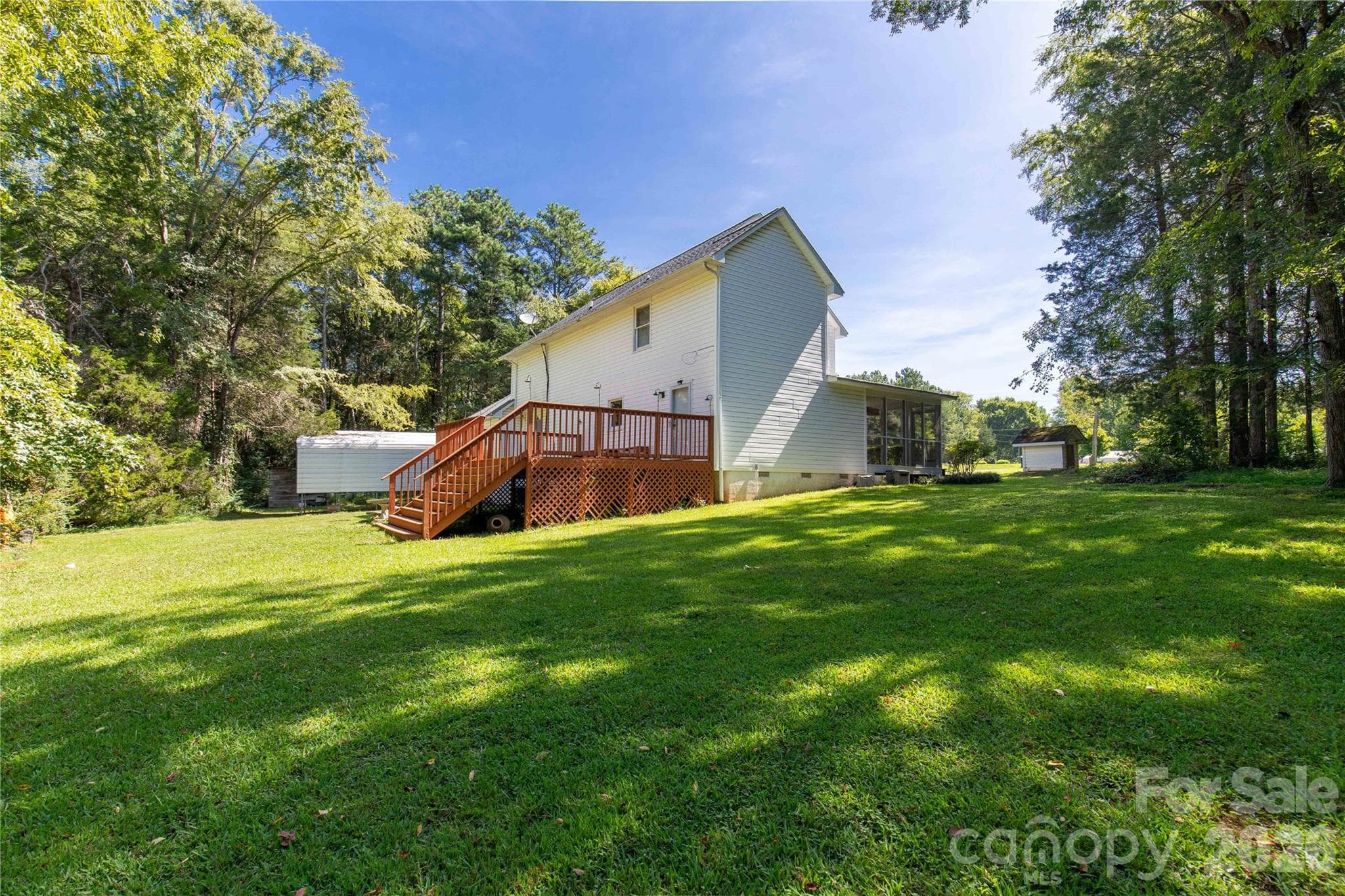 Back View - 1575 Lincoln Road, York