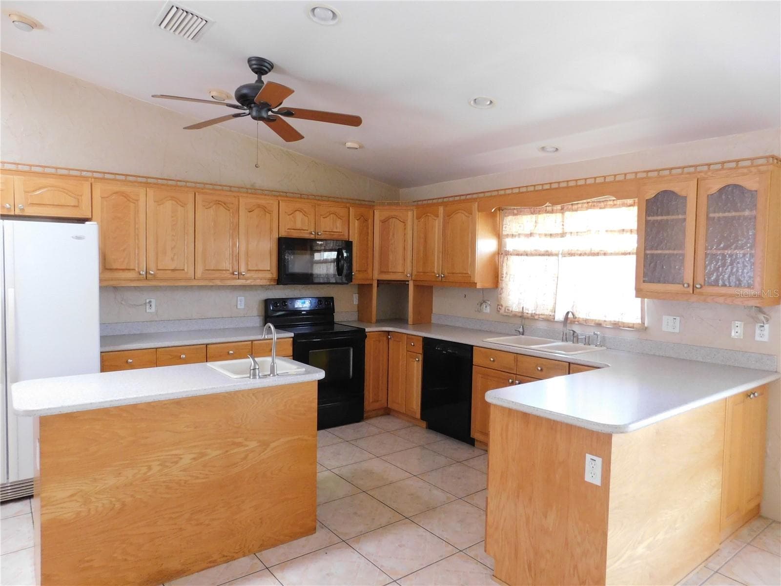 Single Family Residence at 5430 2ND AVE N, ST PETERSBURG, photo 5 of 20