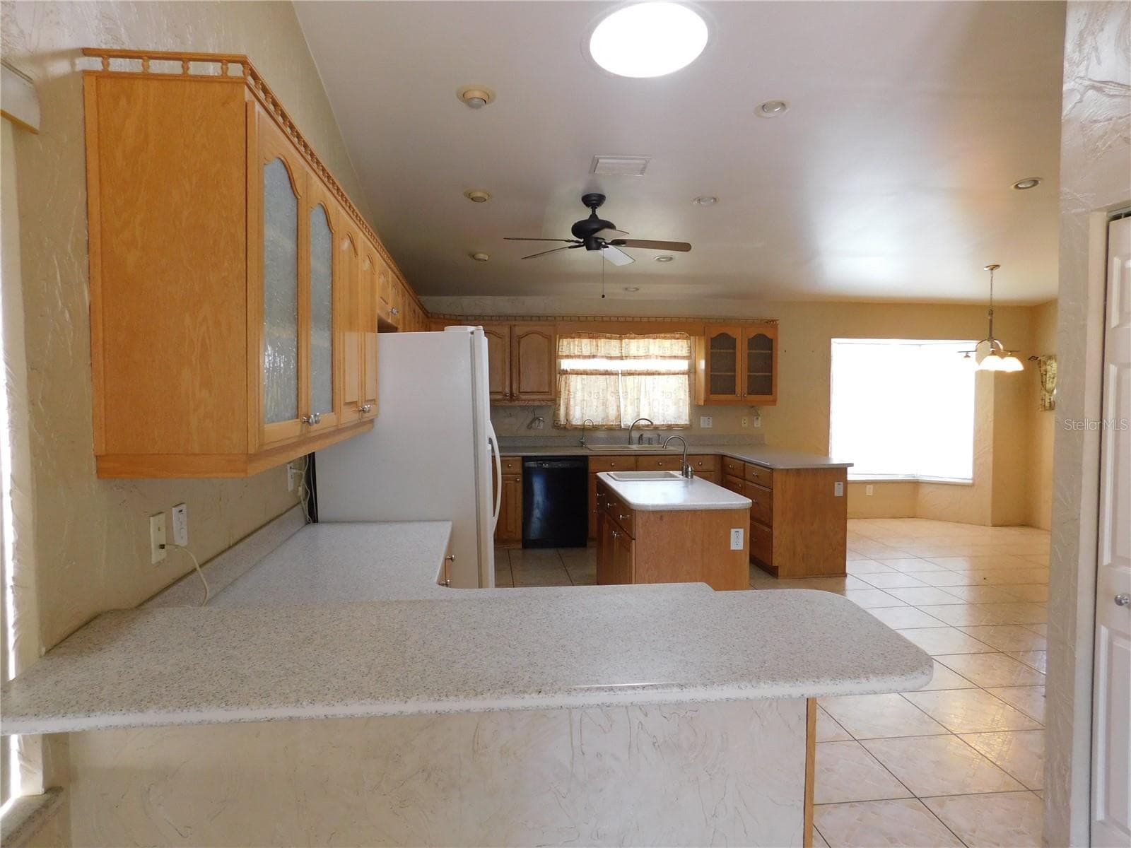 Single Family Residence at 5430 2ND AVE N, ST PETERSBURG, photo 6 of 20