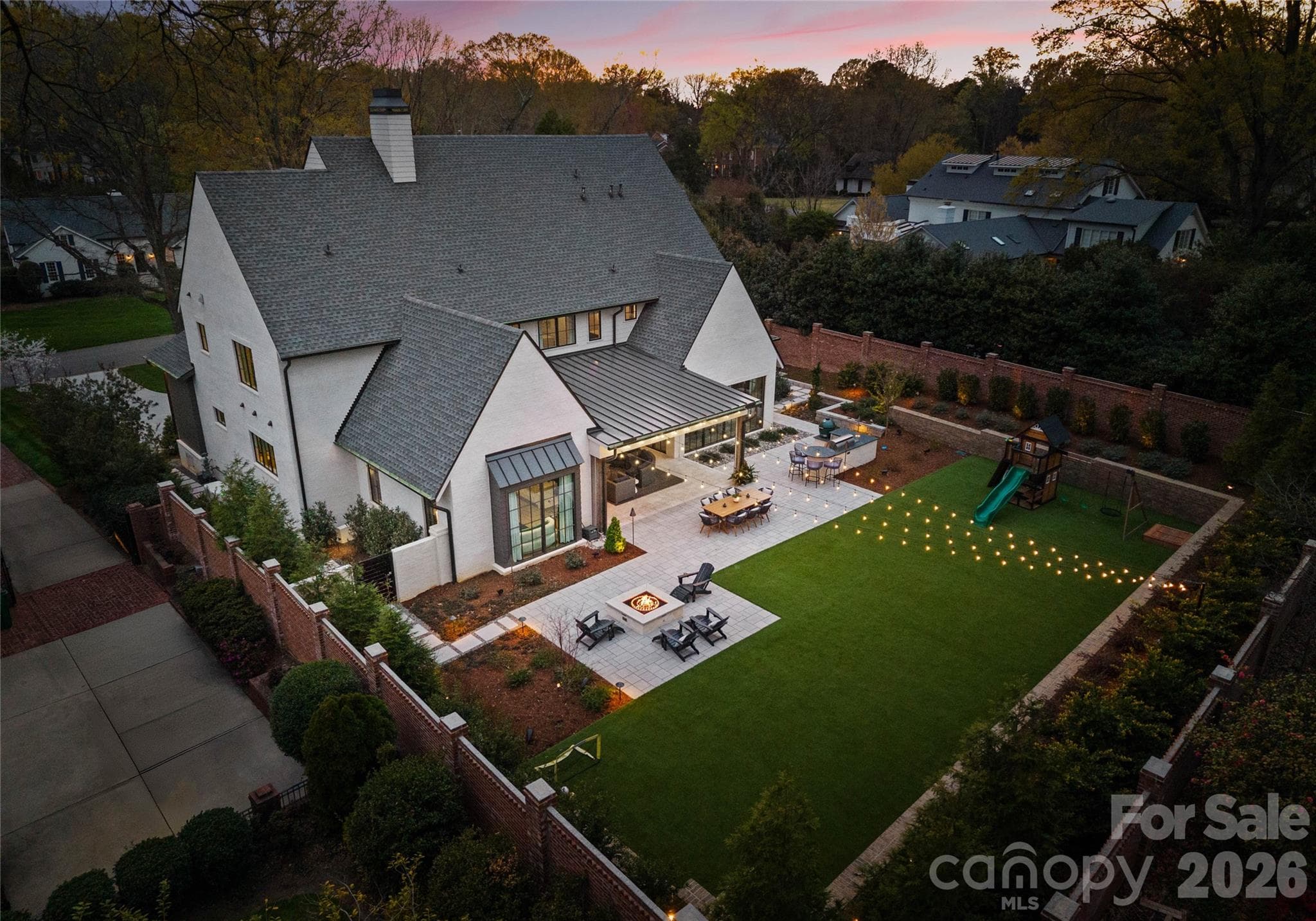 Single Family Residence at 2610 Sedley Road, Charlotte, photo 4 of 48