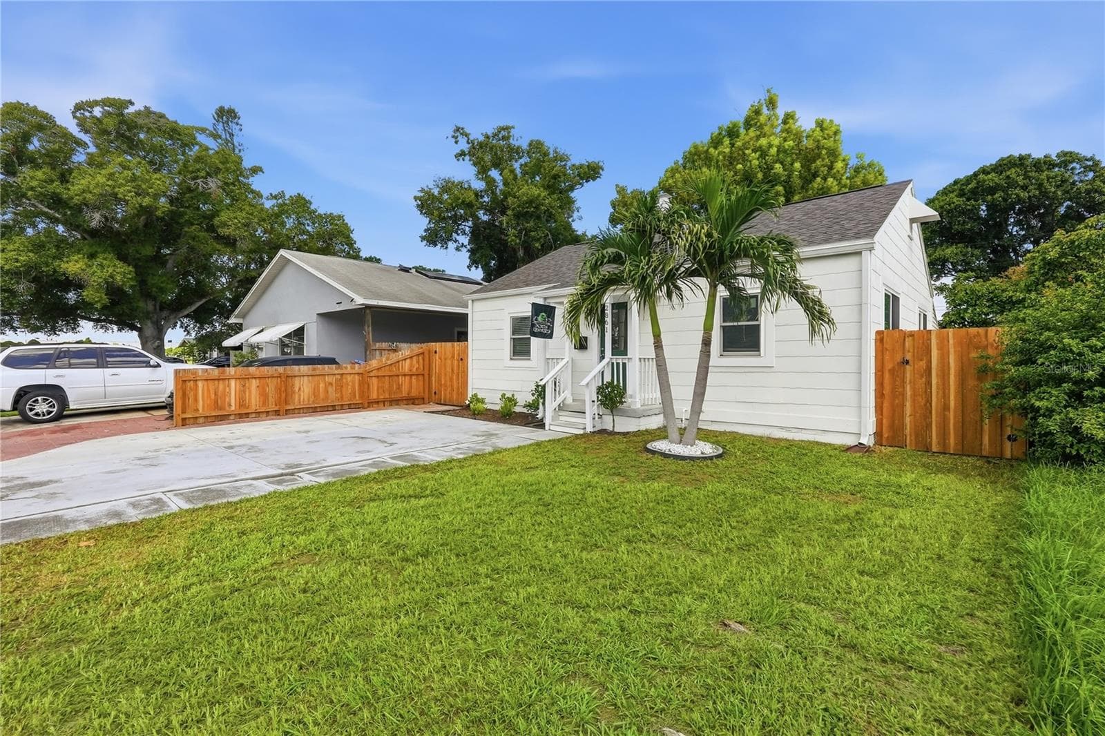 Single Family Residence at 2861 17TH AVE N, ST PETERSBURG, photo 5 of 39