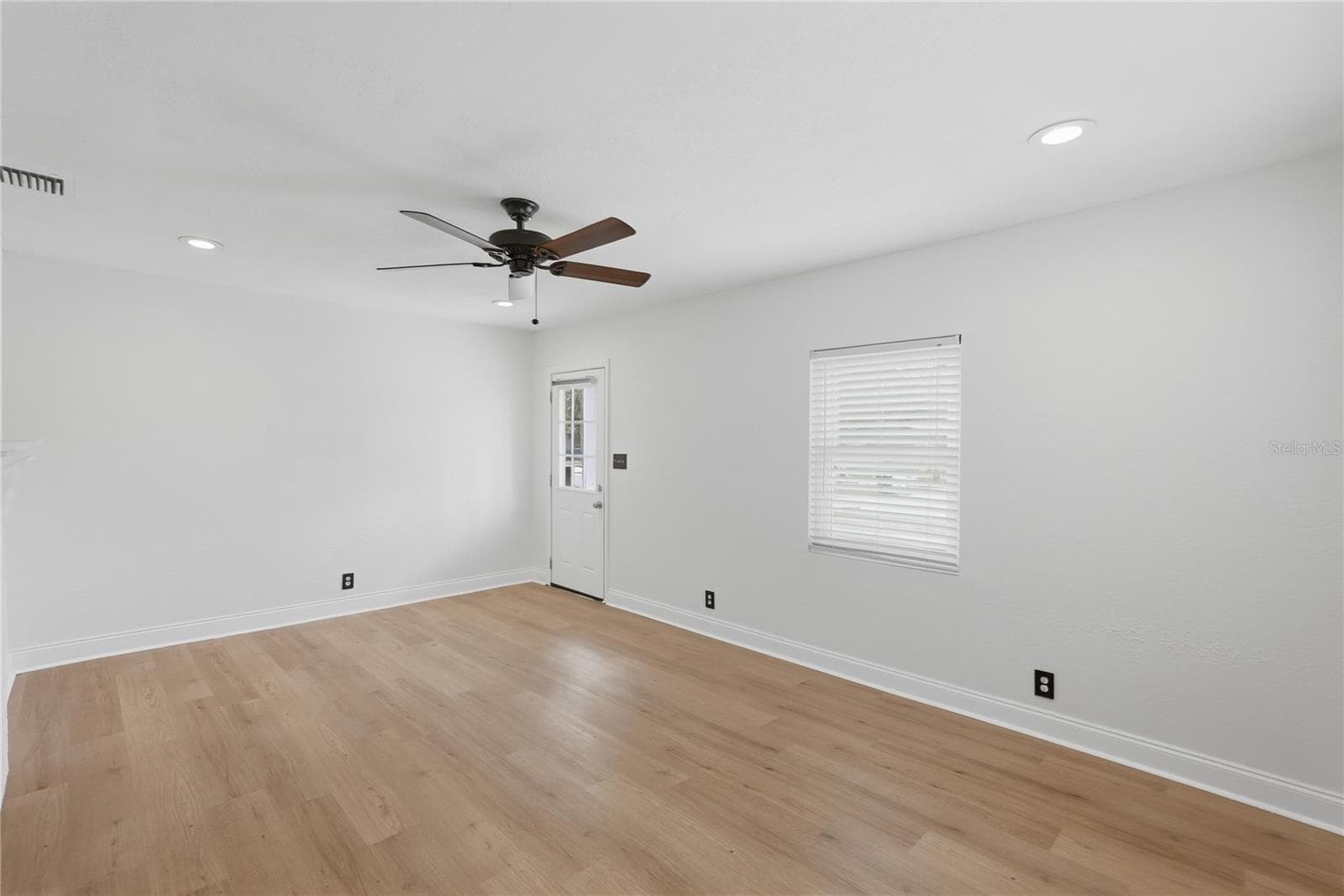 Single Family Residence at 2861 17TH AVE N, ST PETERSBURG, photo 11 of 39