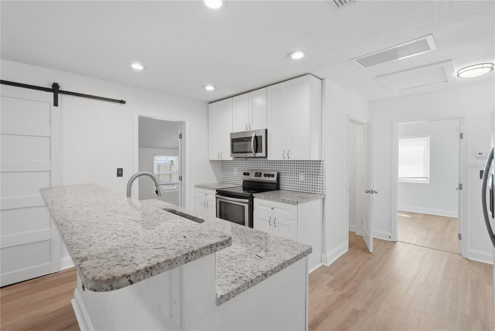 Single Family Residence at 2861 17TH AVE N, ST PETERSBURG, photo 16 of 39