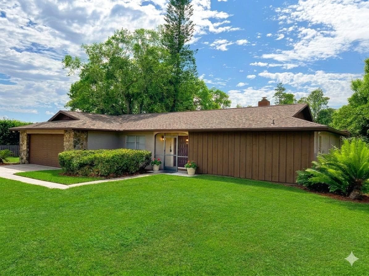 3215 LAKE SAXON DR