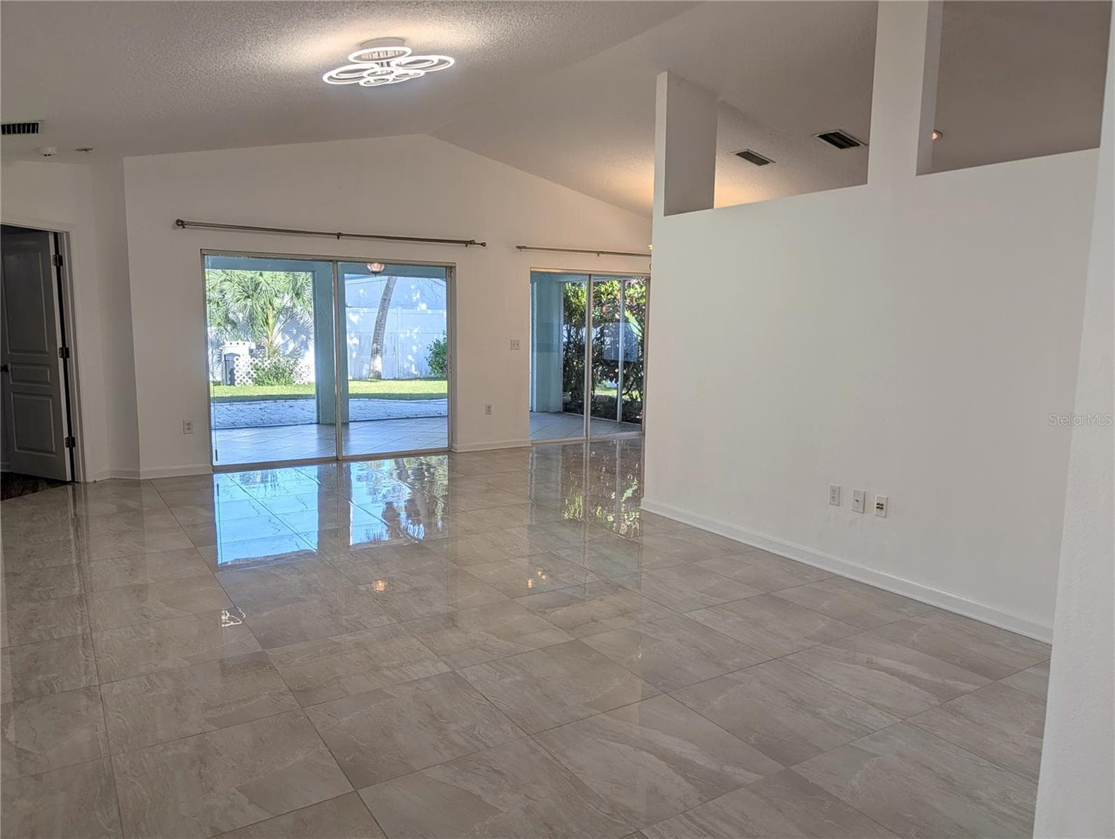 Single Family Residence at 4557 WORCESTER RD, SARASOTA, photo 5 of 40