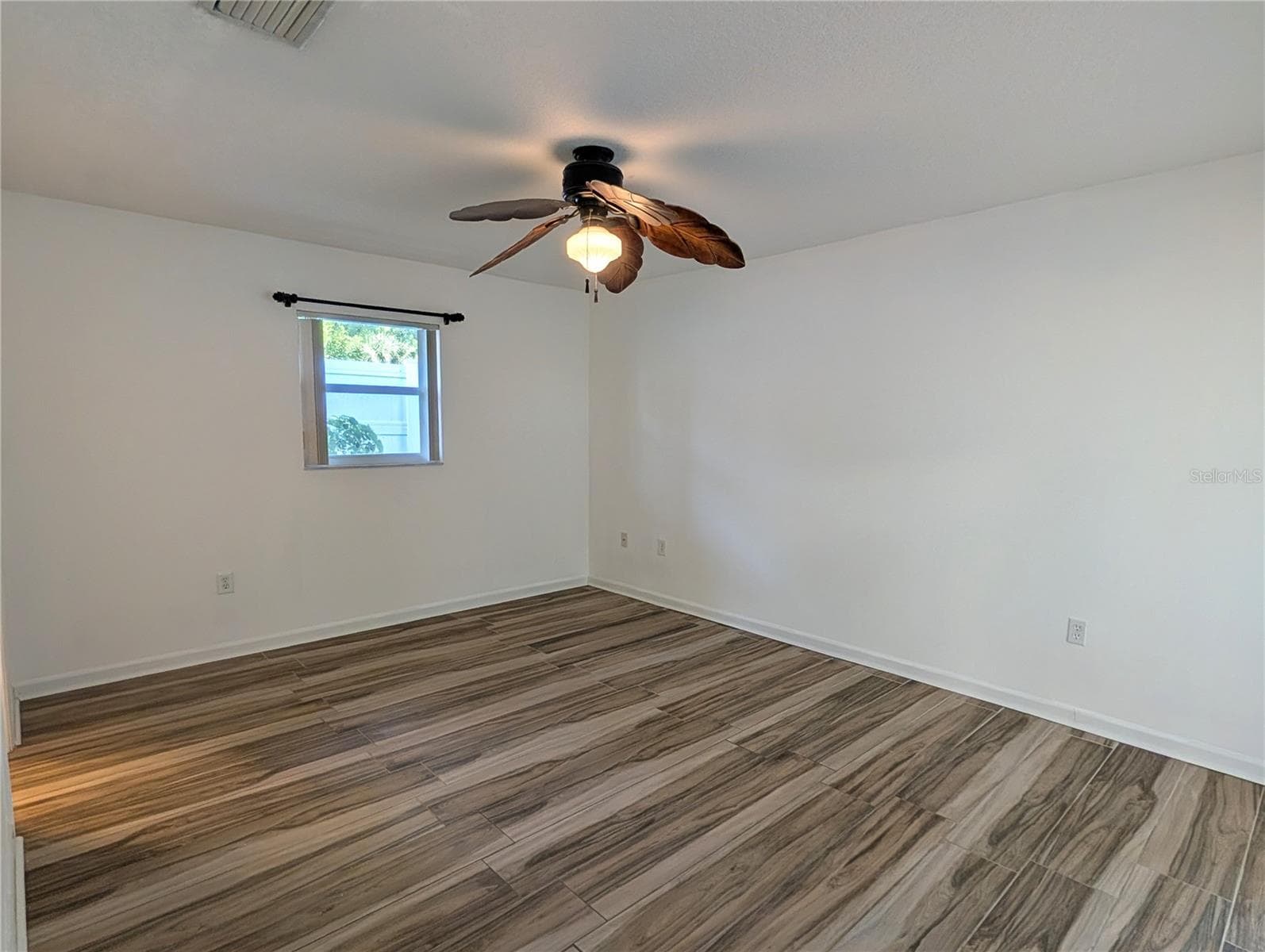 Single Family Residence at 4557 WORCESTER RD, SARASOTA, photo 16 of 40