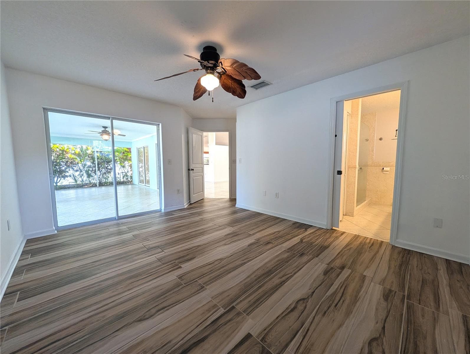 Single Family Residence at 4557 WORCESTER RD, SARASOTA, photo 18 of 40