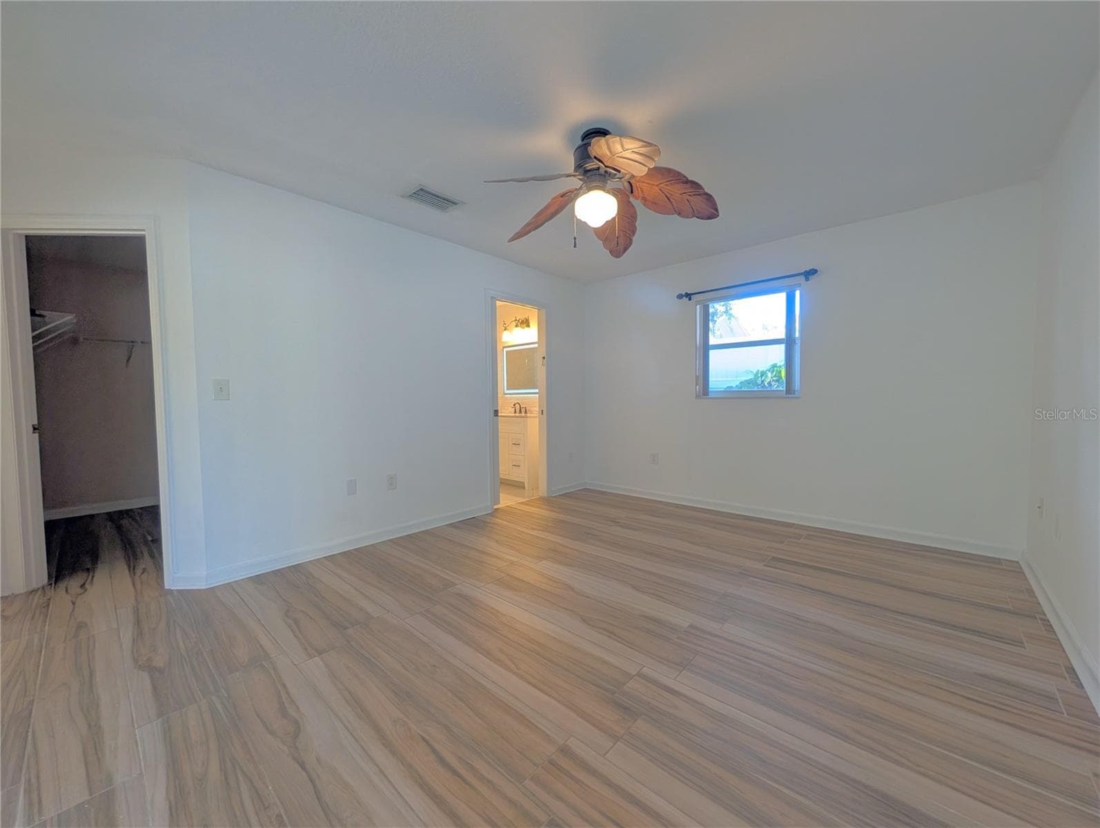 Single Family Residence at 4557 WORCESTER RD, SARASOTA, photo 19 of 40