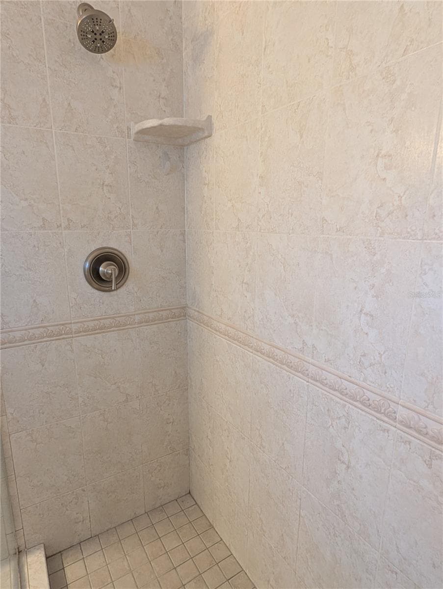 Single Family Residence at 4557 WORCESTER RD, SARASOTA, photo 23 of 40