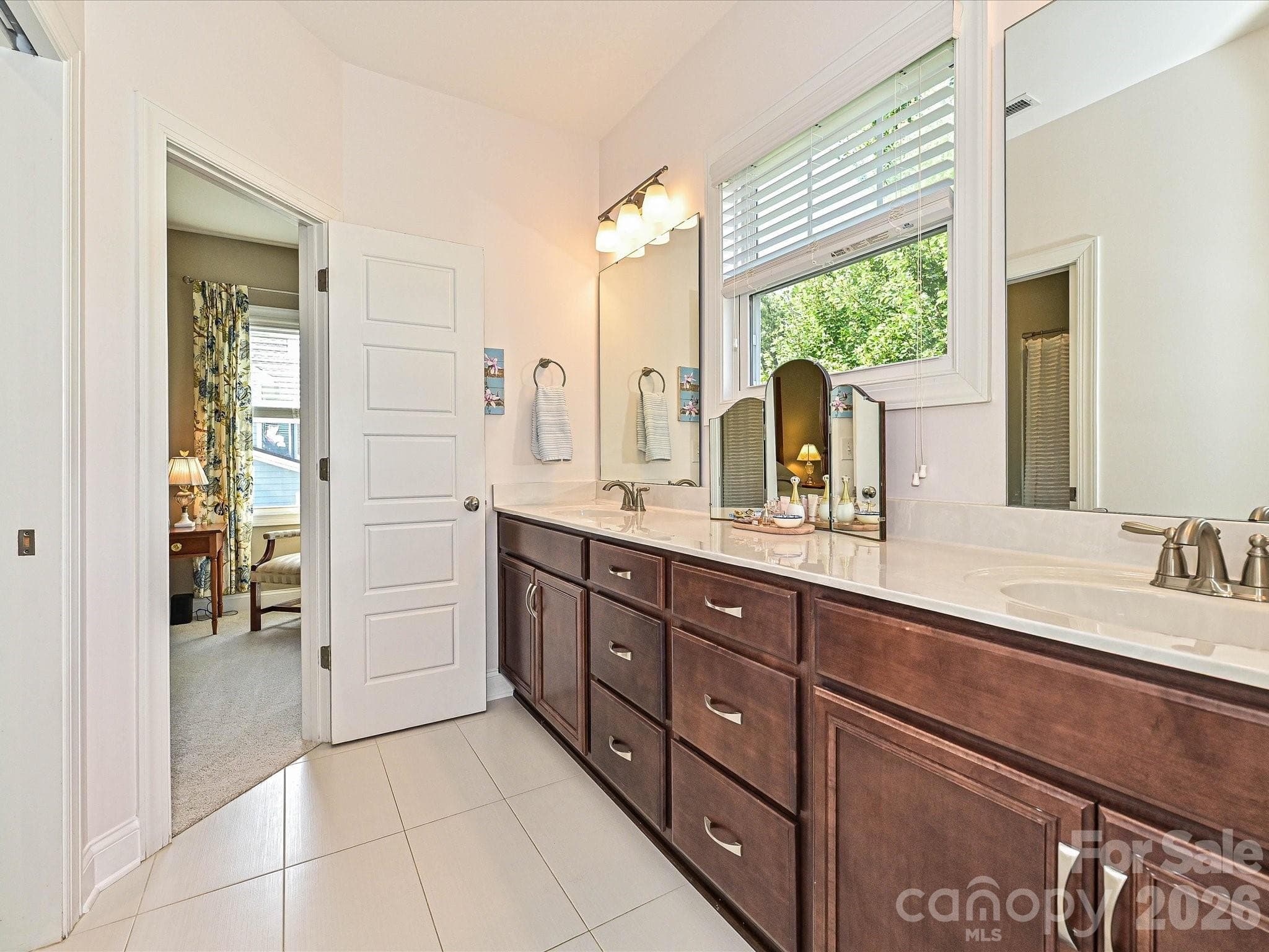 Jack and Jill Bath - 20032 Northport Drive, Cornelius
