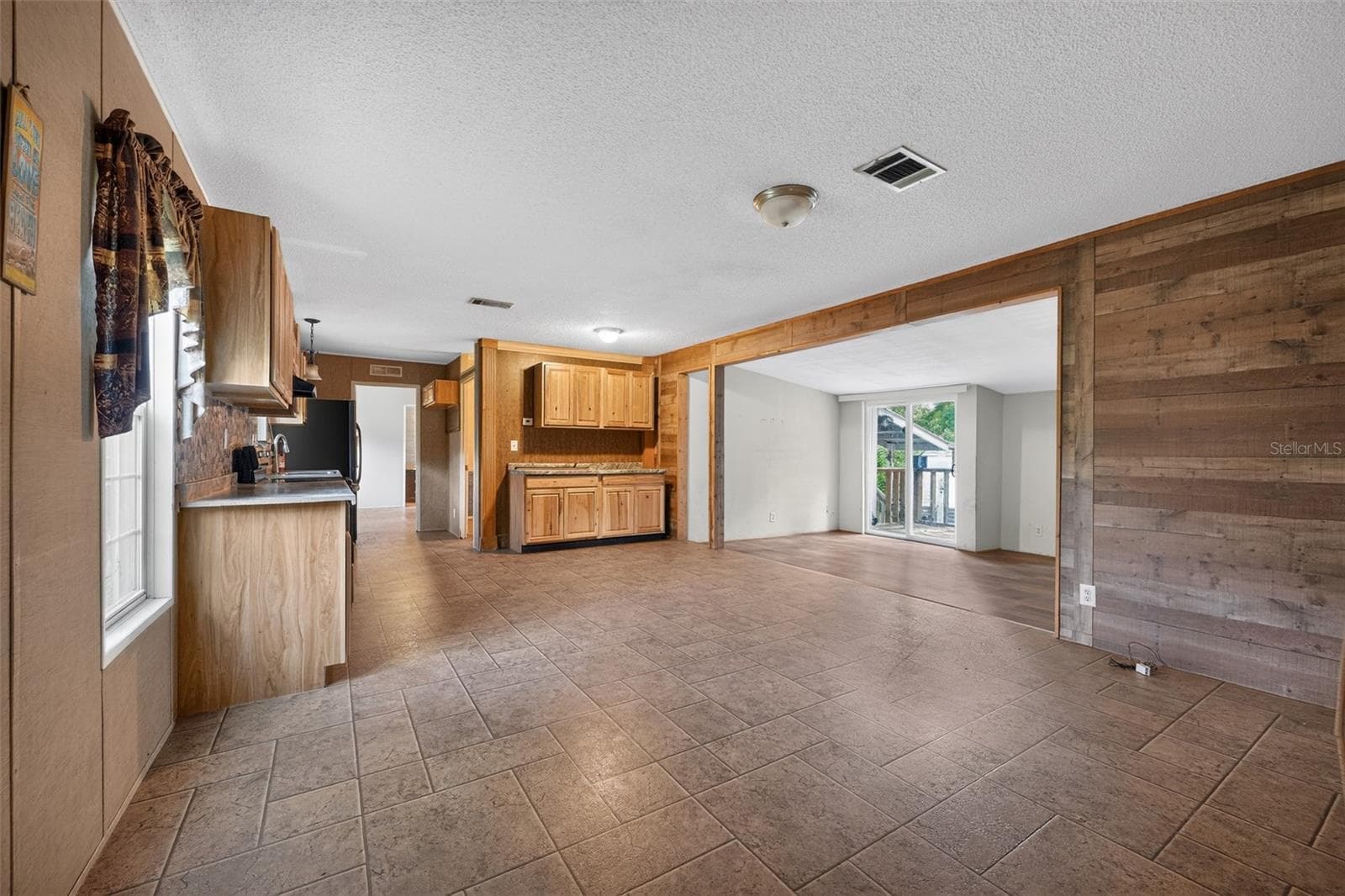 Manufactured Home at 4389 288TH TER, BRANFORD, photo 5 of 29