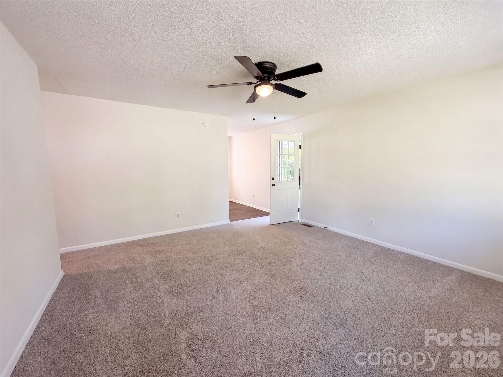 Single Family Residence at 107 Autumn Place, York, photo 3 of 15