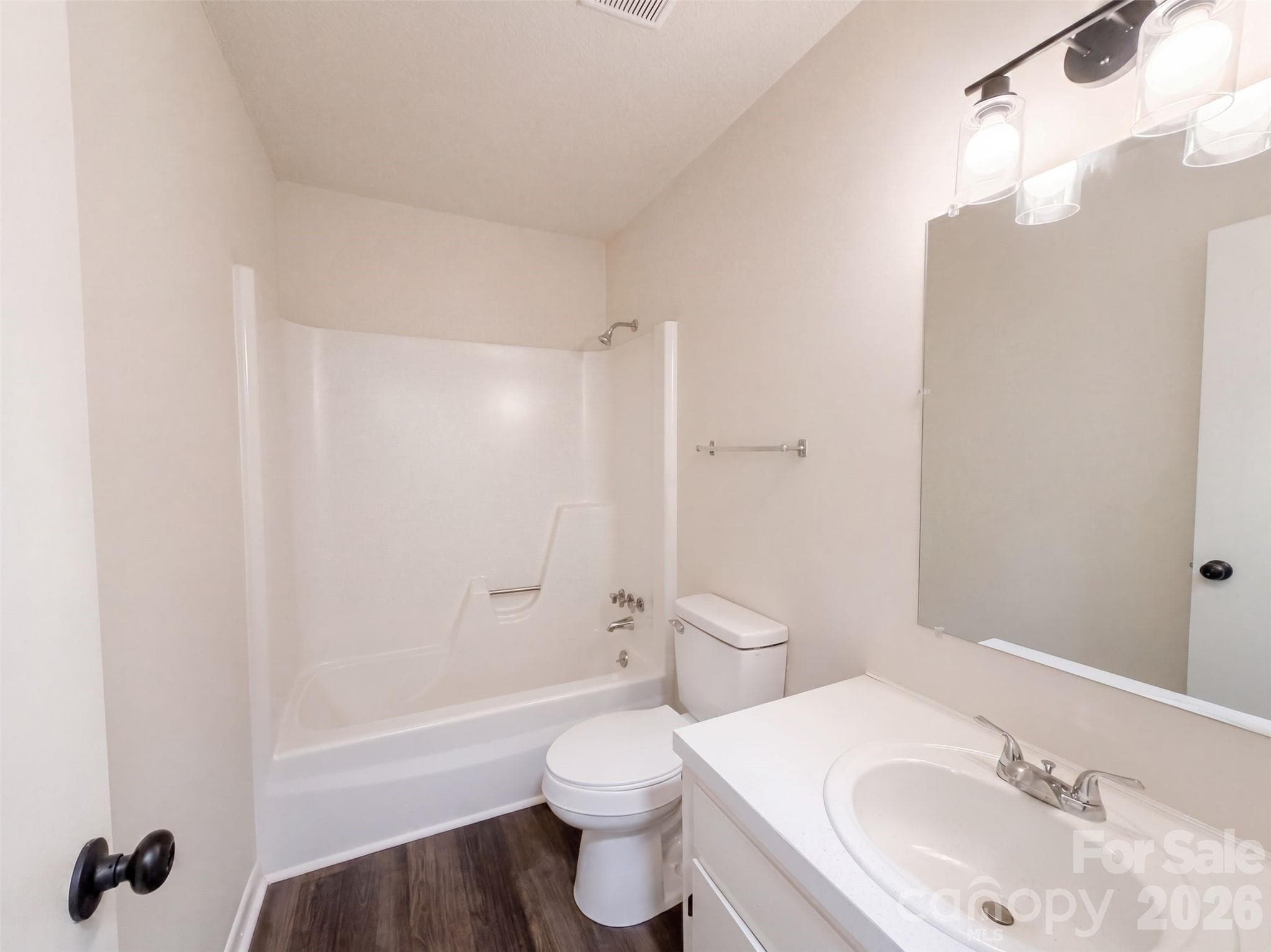 Single Family Residence at 107 Autumn Place, York, photo 10 of 15