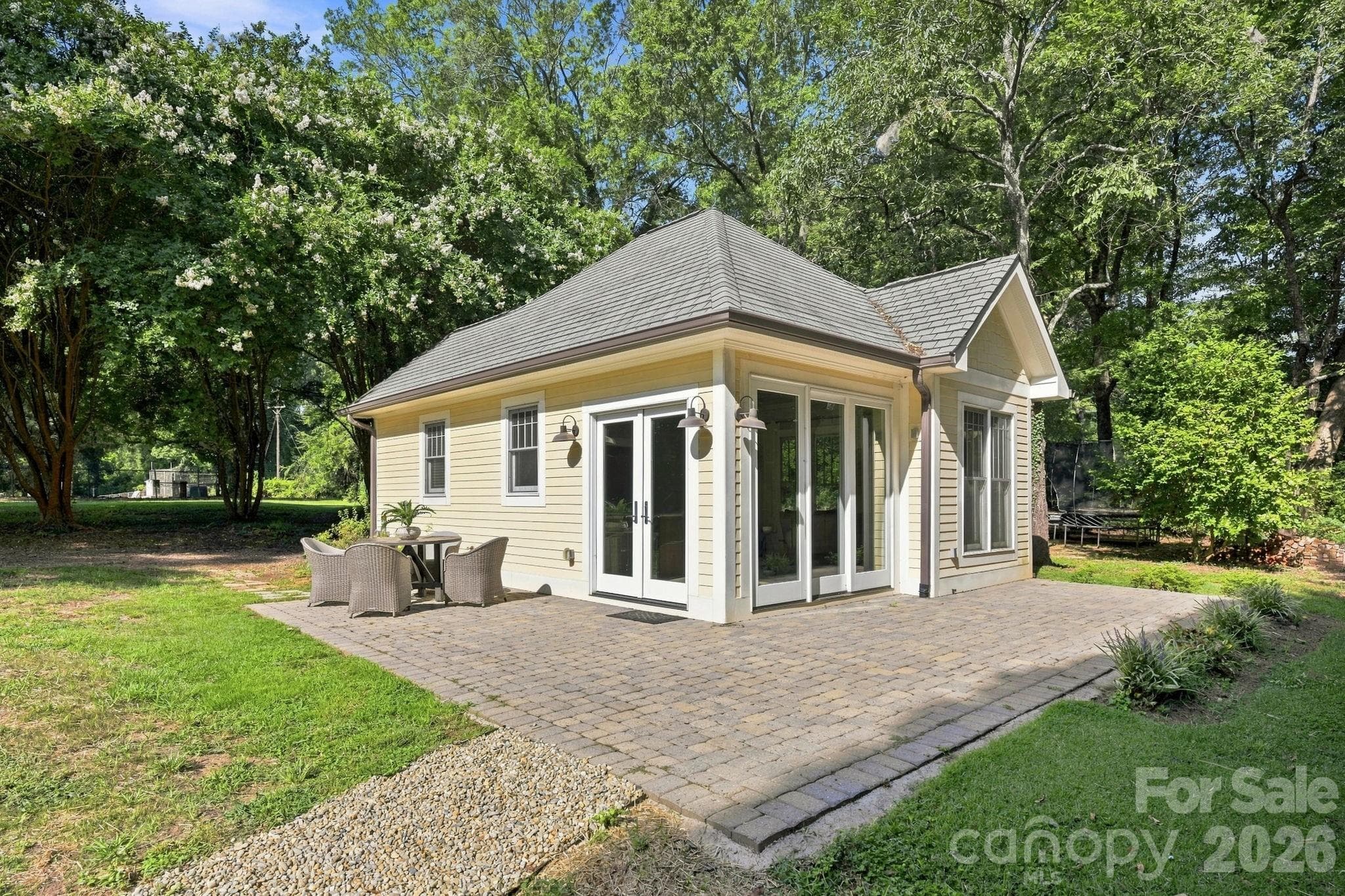 Guest Cottage - 559 N Main Street, Davidson