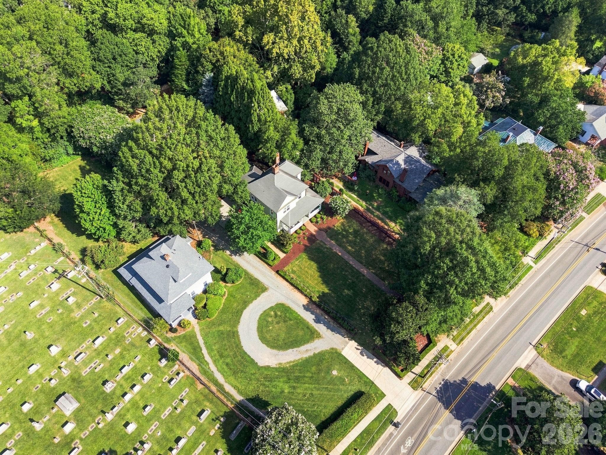 1/2 Mile from Library Green - 559 N Main Street, Davidson