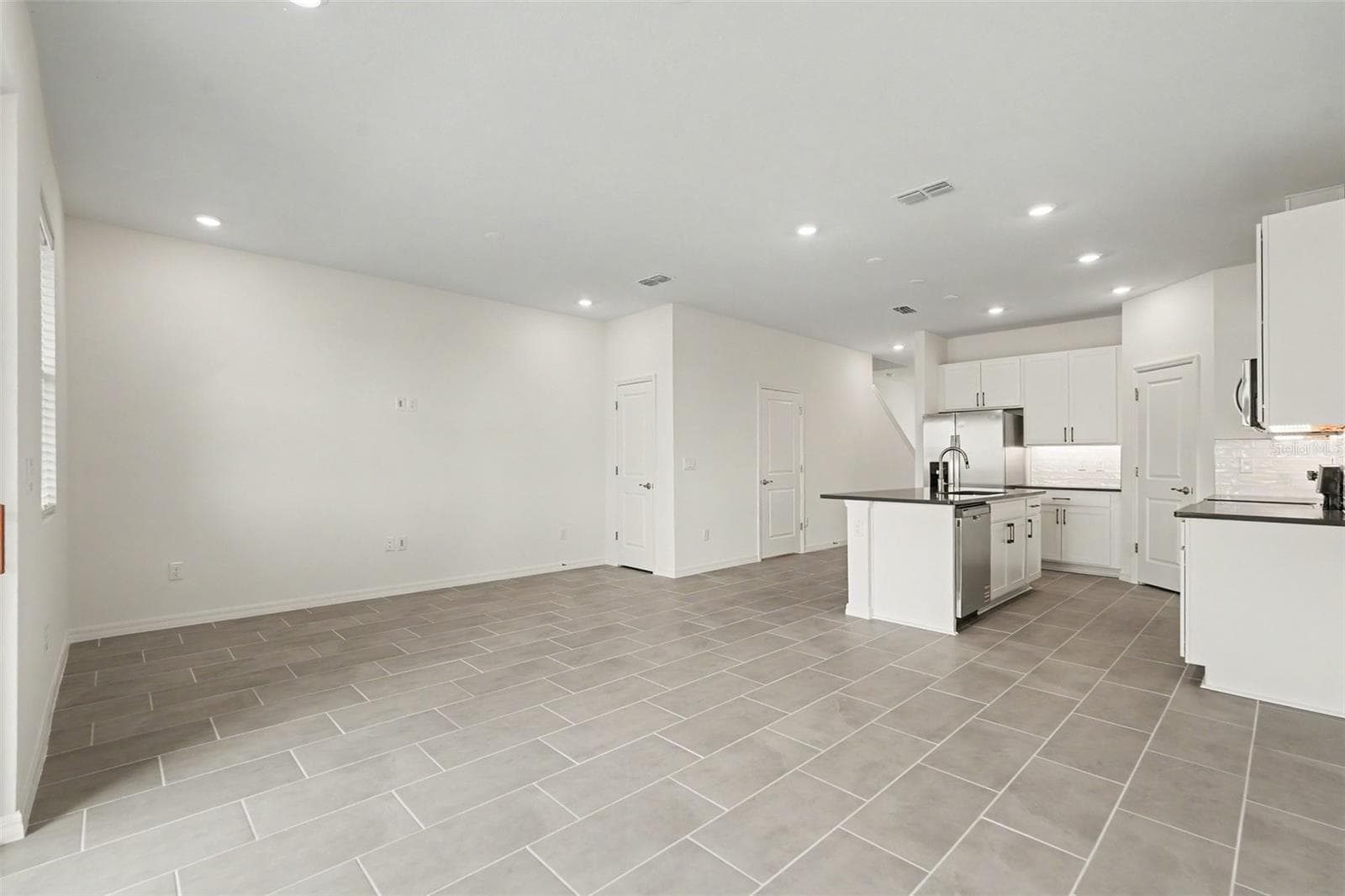 Townhouse at 31799 KESTREL CALLING DR, SAN ANTONIO, photo 6 of 31