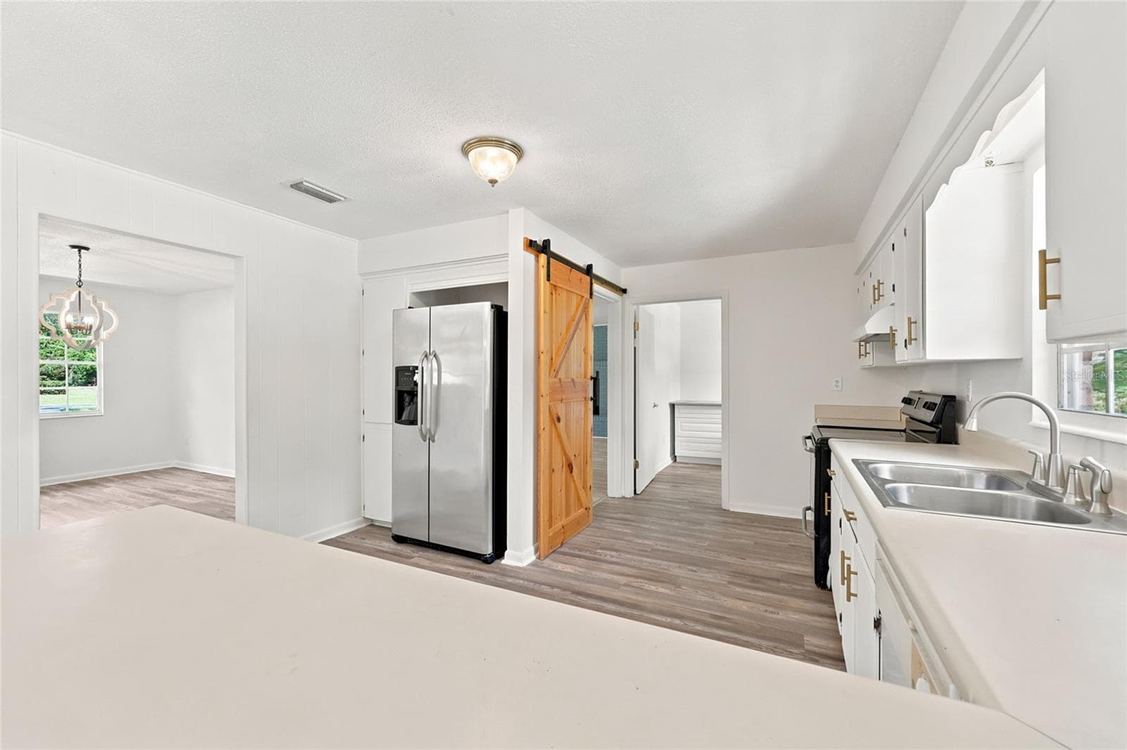 Single Family Residence at 167 SW THURMAN TER, LAKE CITY, photo 6 of 33