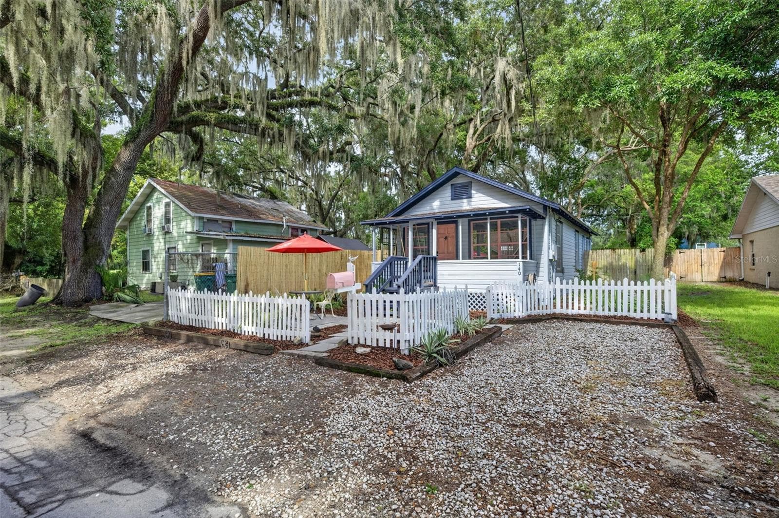 Single Family Residence at 140 N JOHNS ST, MOUNT DORA, photo 2 of 31