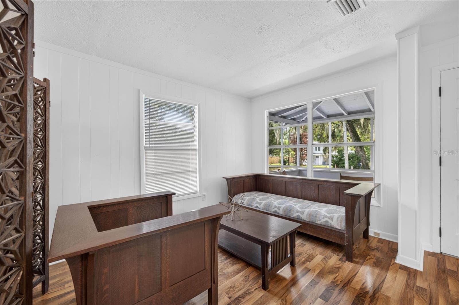 Single Family Residence at 140 N JOHNS ST, MOUNT DORA, photo 7 of 31