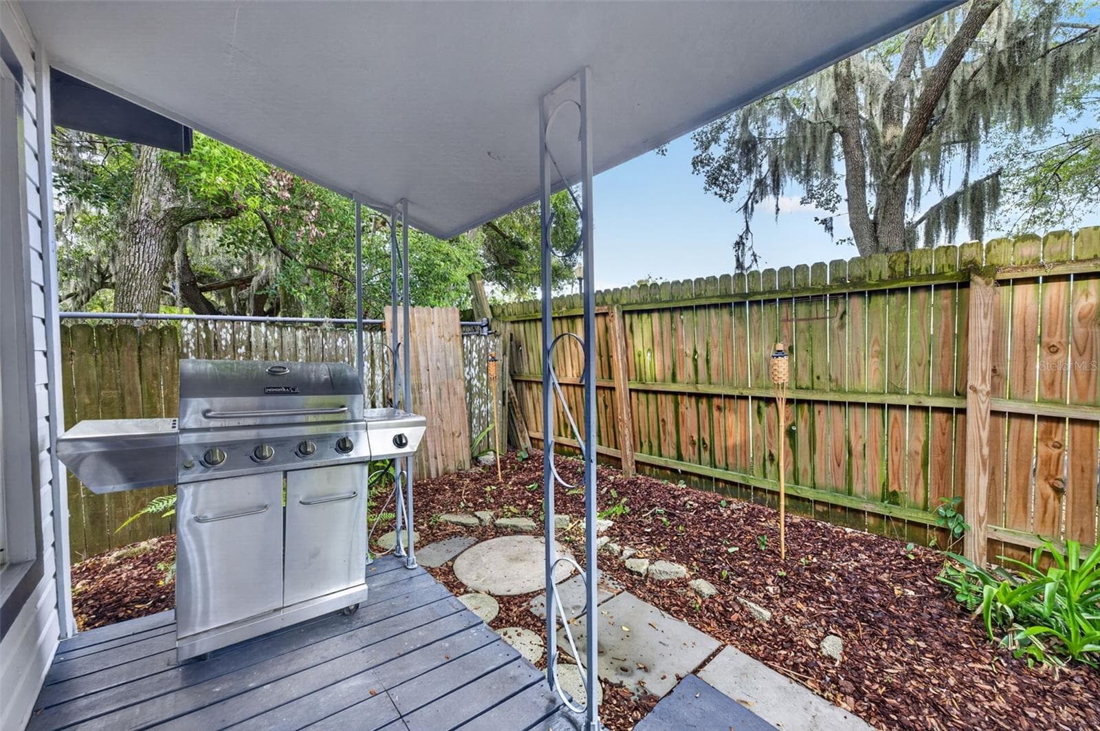Single Family Residence at 140 N JOHNS ST, MOUNT DORA, photo 19 of 31
