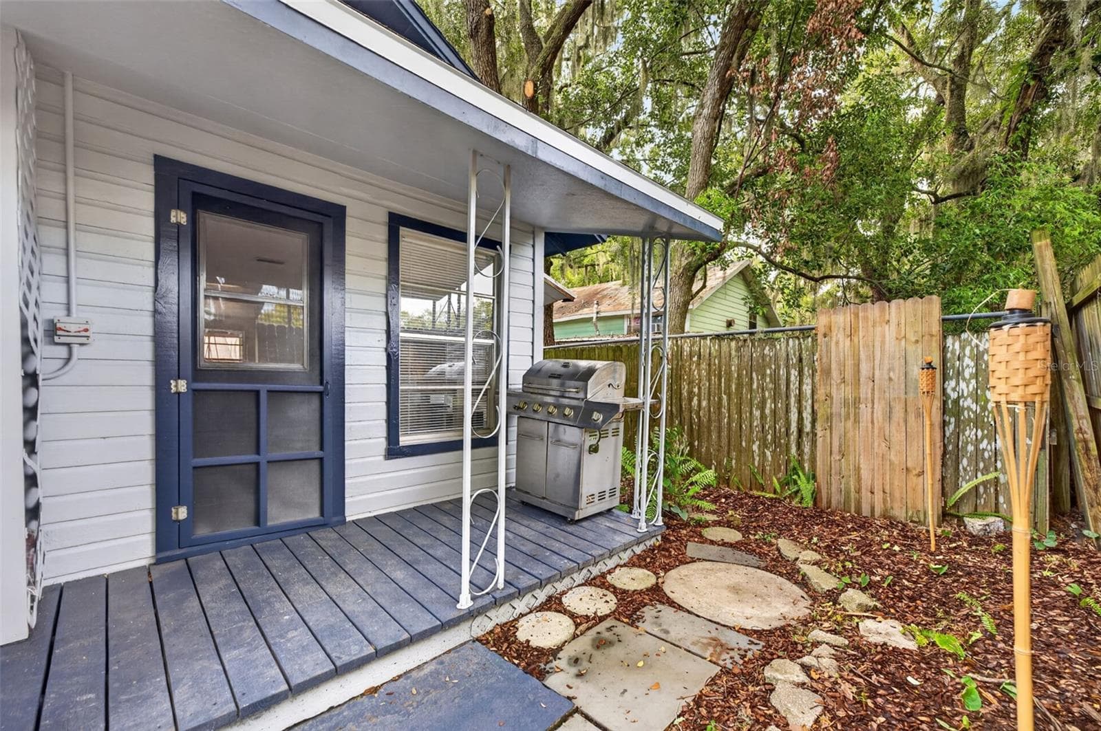 Single Family Residence at 140 N JOHNS ST, MOUNT DORA, photo 20 of 31