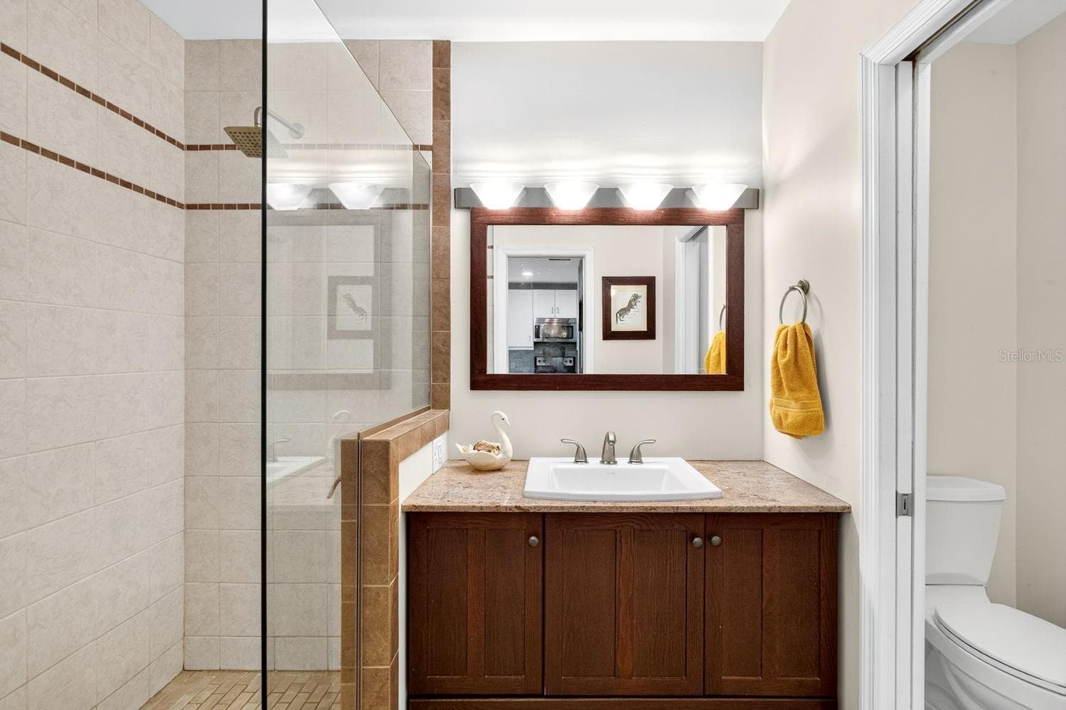 Apartment Bathroom w/ Private Water Closet & Linen Closet - 11101 NW 12TH PL, GAINESVILLE