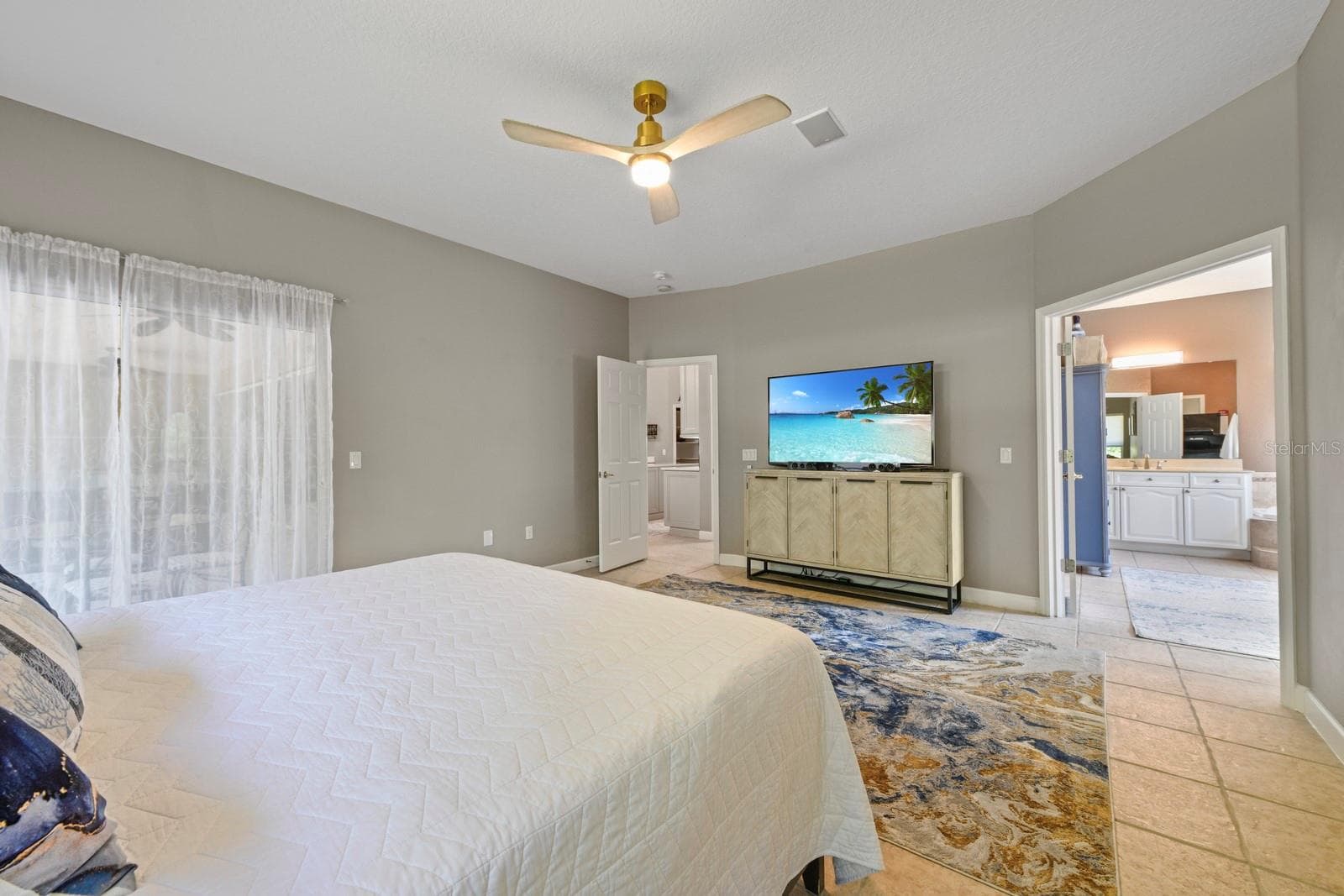 Single Family Residence at 5039 GREENBRIAR TRL, MOUNT DORA, photo 12 of 47