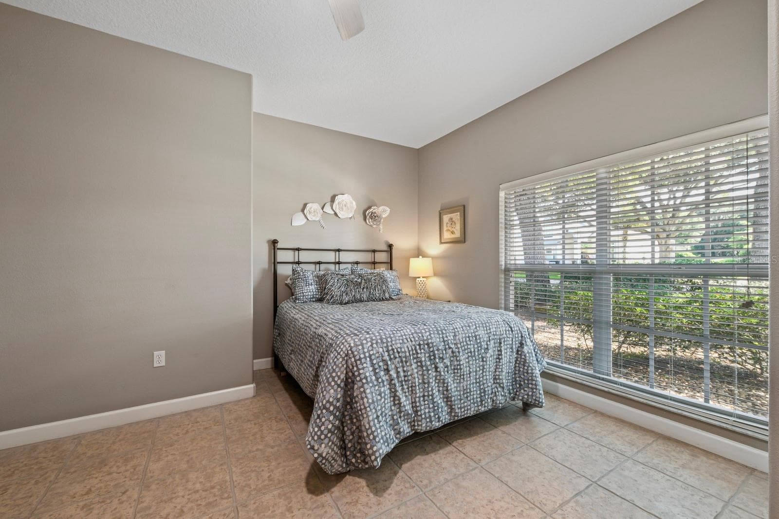 Single Family Residence at 5039 GREENBRIAR TRL, MOUNT DORA, photo 24 of 47