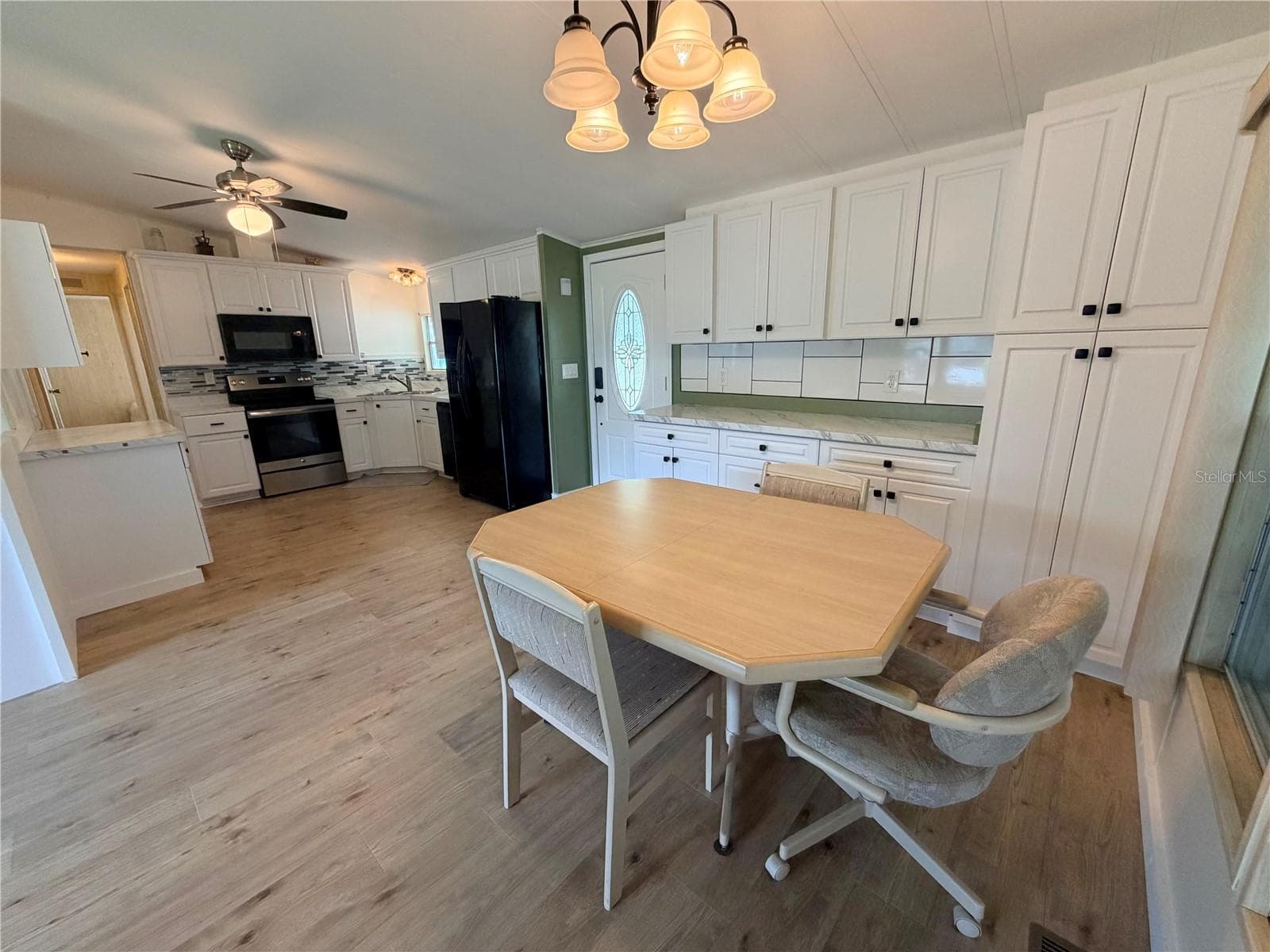 Manufactured Home at 7445 MORIAH AVE, BROOKSVILLE, photo 9 of 28