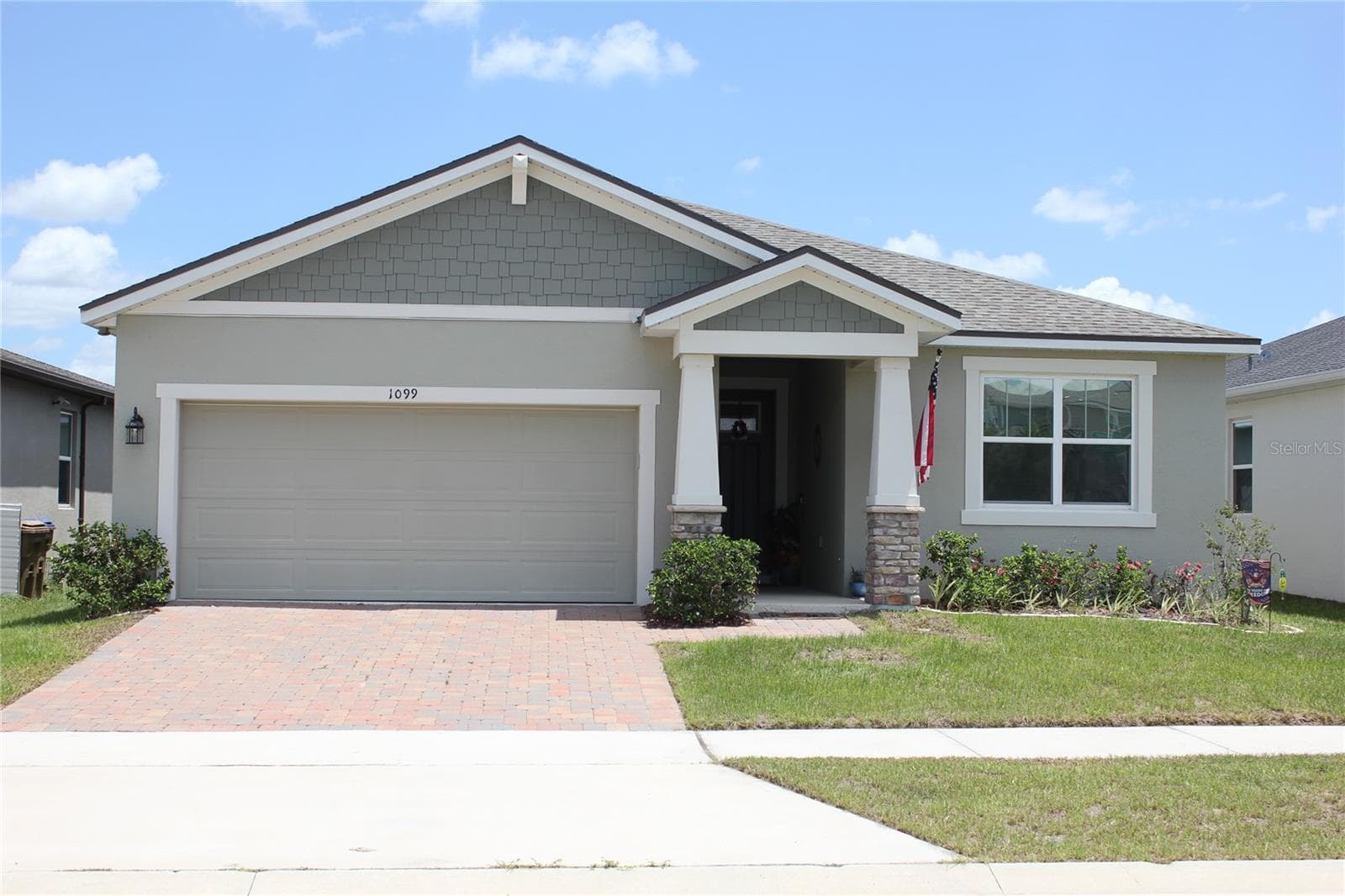 1099 LAKESHORE BREEZE PL PL