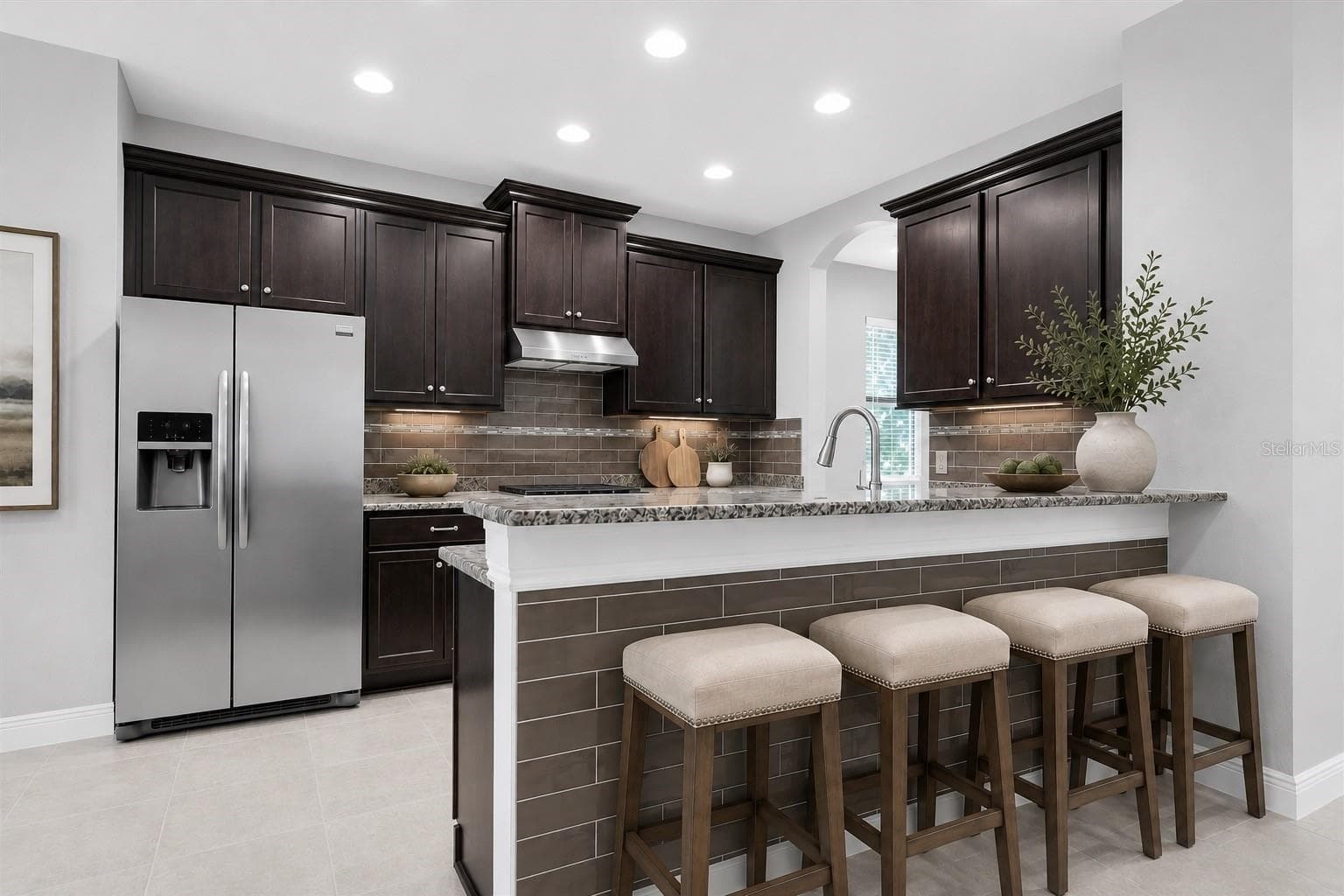 Beautifully Appointed Kitchen - 8454 MAY PORT CT, LAND O LAKES