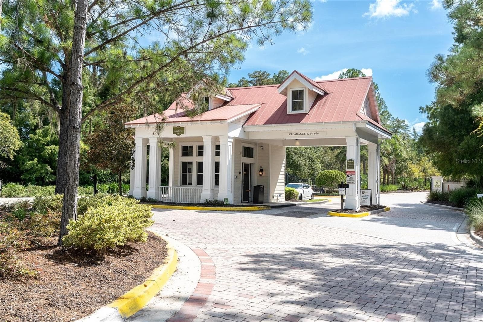 Guard-gated Community Entrance - 8454 MAY PORT CT, LAND O LAKES