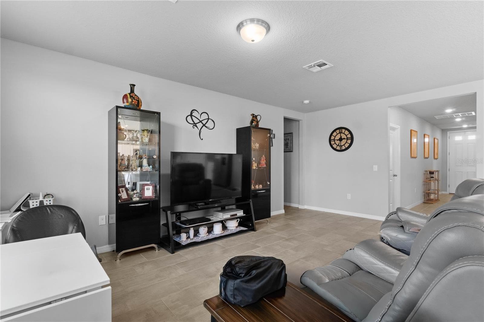 Single Family Residence at 1502 BRANCHWOOD LN, AUBURNDALE, photo 4 of 45