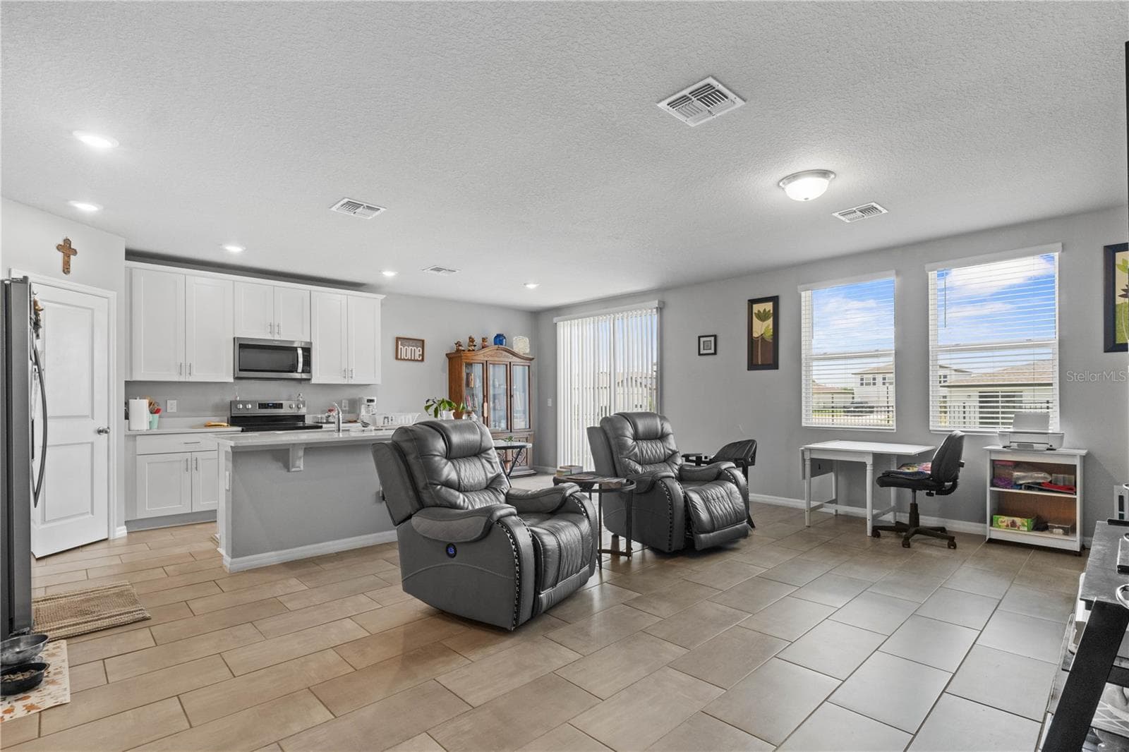 Single Family Residence at 1502 BRANCHWOOD LN, AUBURNDALE, photo 6 of 45