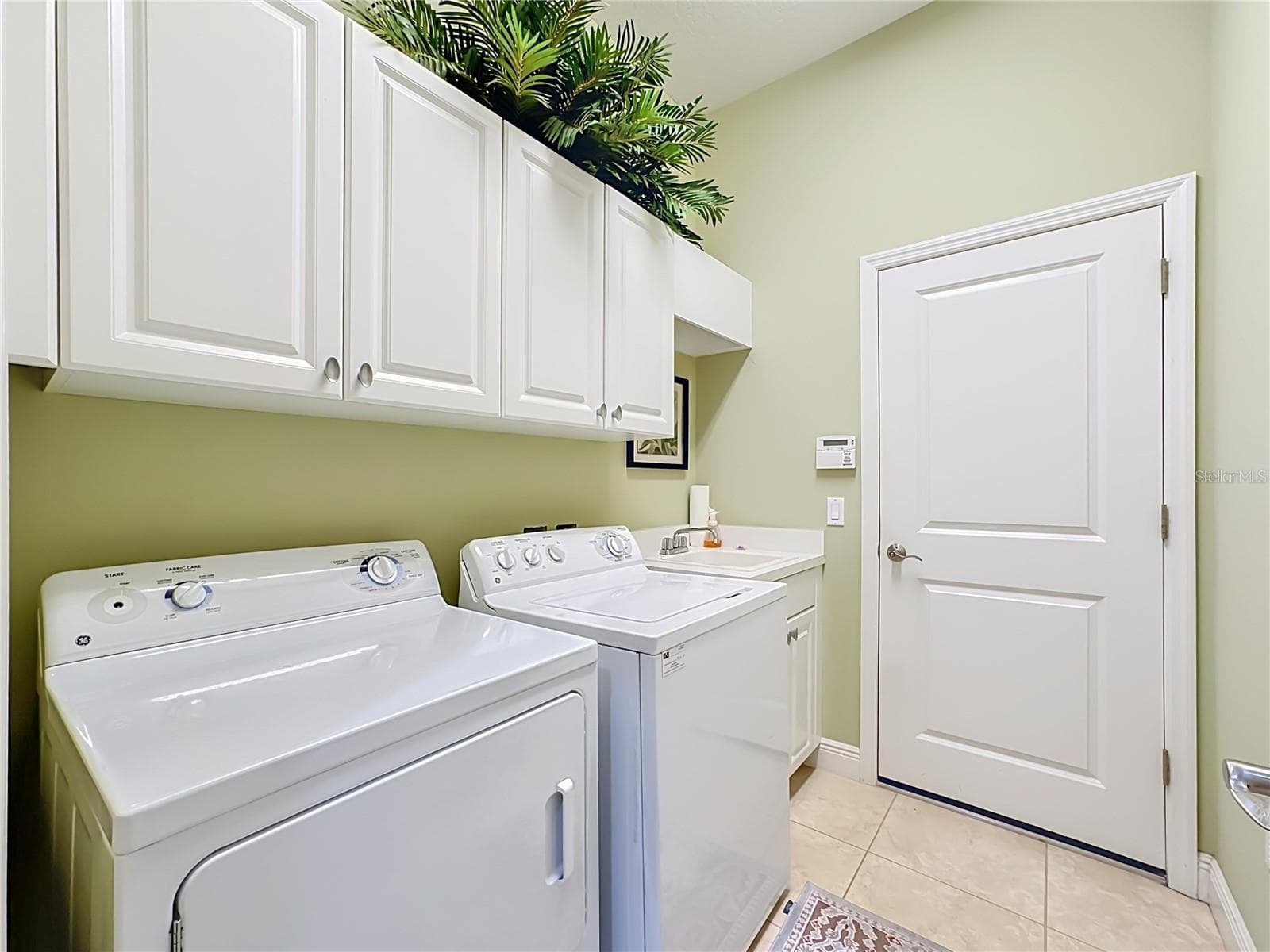 Single Family Residence at 7668 SILVERWOOD CT, LAKEWOOD RANCH, photo 41 of 57
