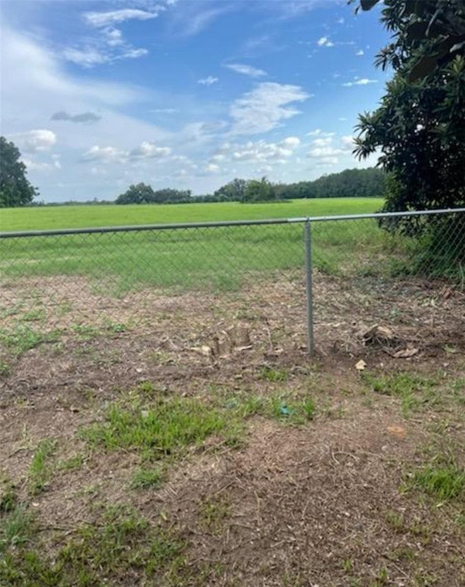 No backyard neighbors! - 37406 VISTA DR, DADE CITY