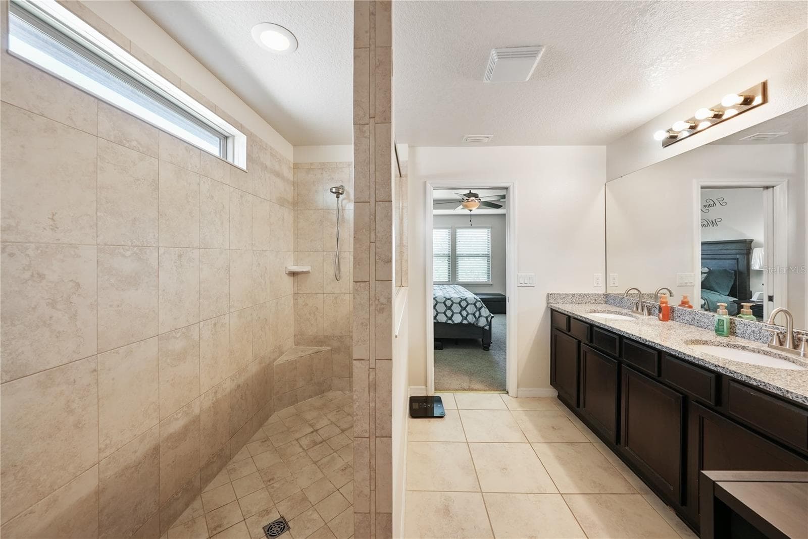 Single Family Residence at 8415 LOBLOLLY PINE CT, RIVERVIEW, photo 14 of 38