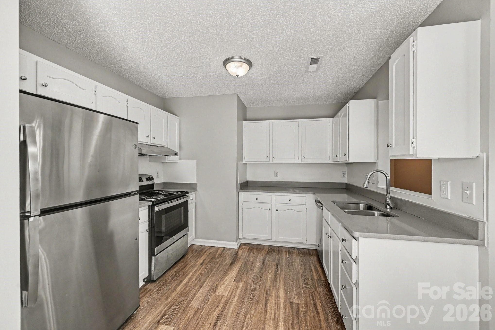 Single Family Residence at 302 Touch Me Not Lane, Charlotte, photo 7 of 20