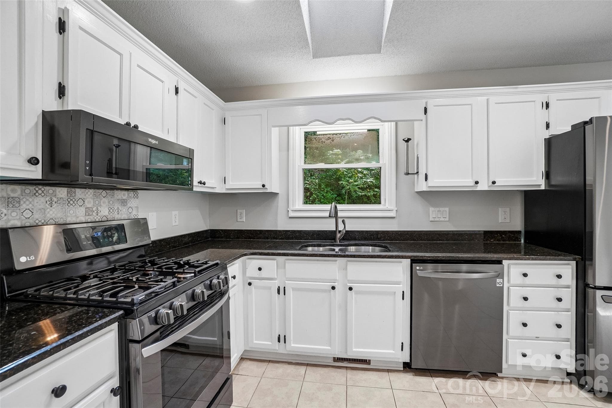 Single Family Residence at 19 Jupiter Heights, Weaverville, photo 7 of 44