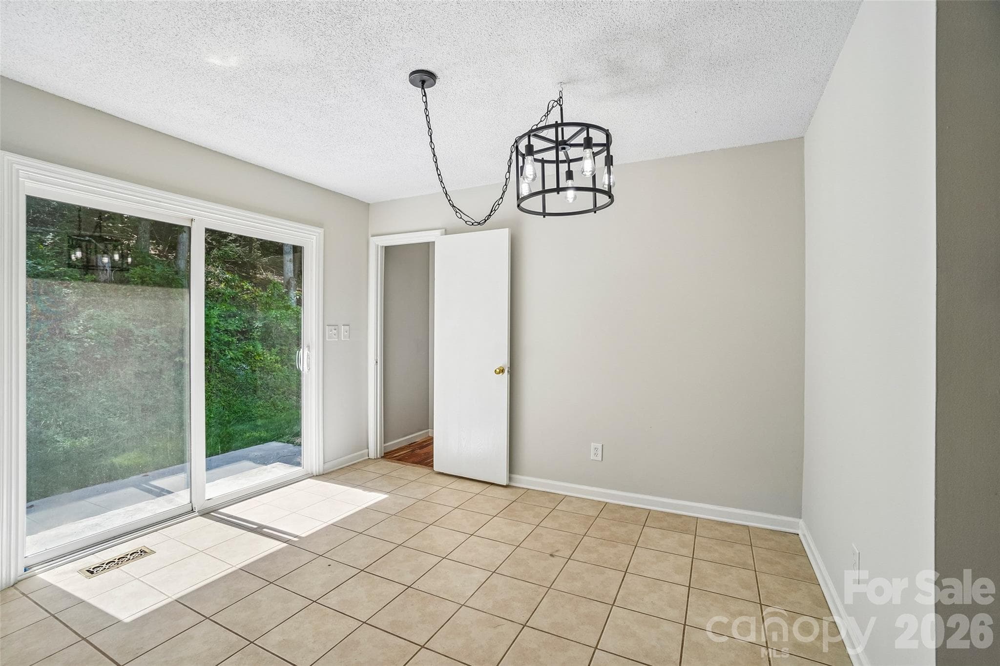 Single Family Residence at 19 Jupiter Heights, Weaverville, photo 10 of 44