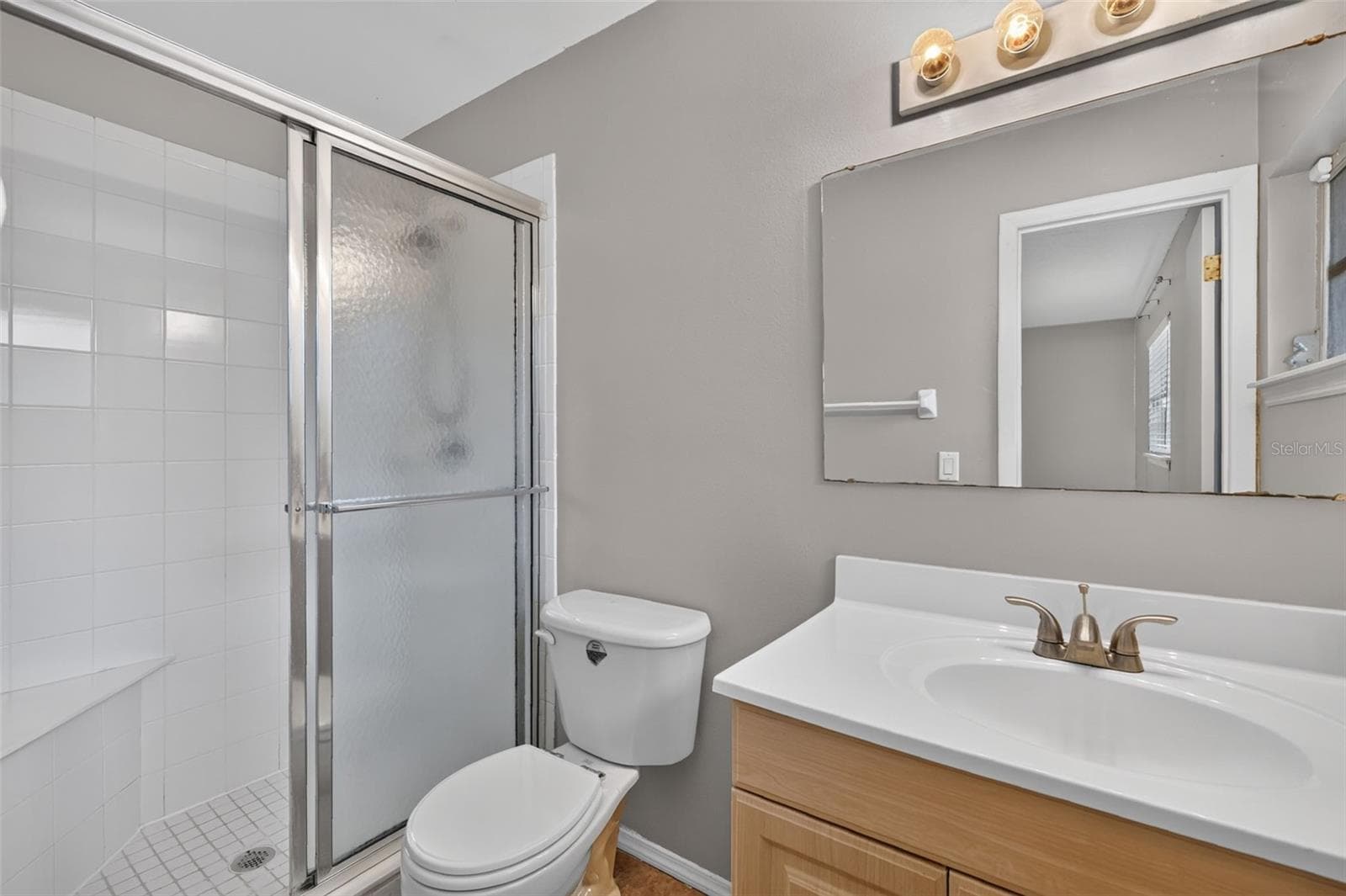 Private Primary Bathroom with Walk-in shower - 1305 ORANGE AVE, TAVARES