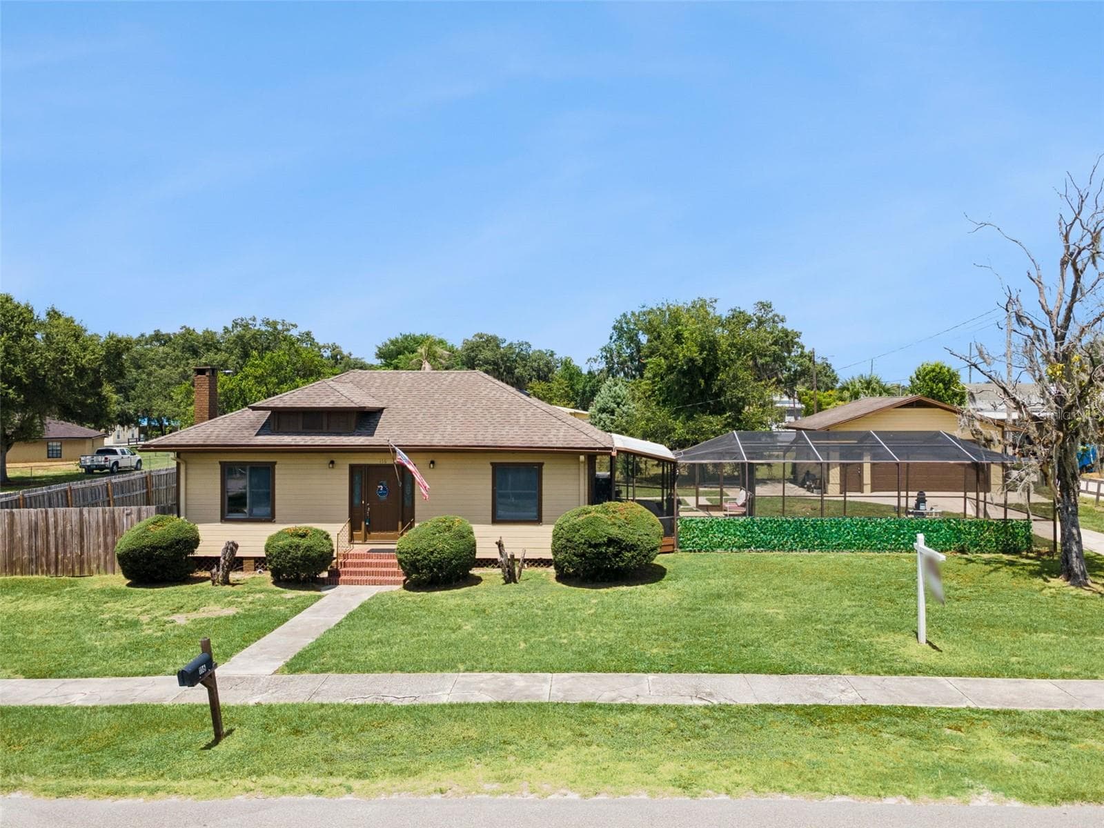 116 W ARBORVITAE LN