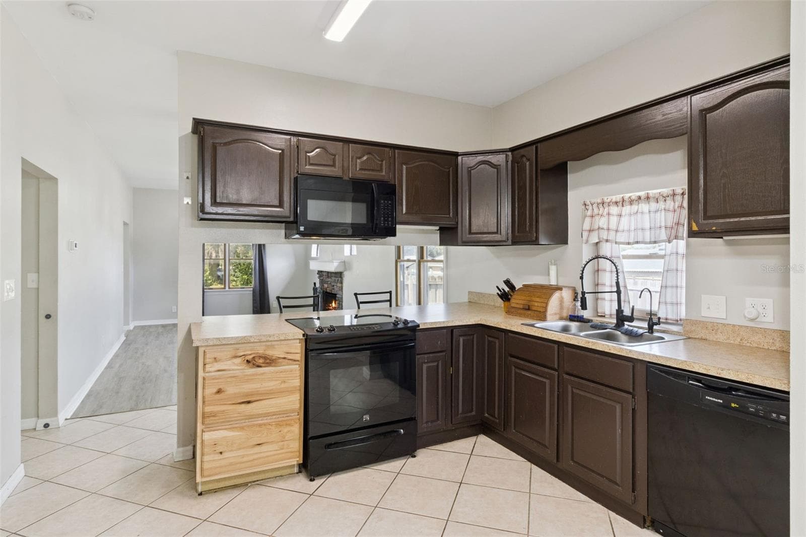 Kitchen - 116 W ARBORVITAE LN, POLK CITY