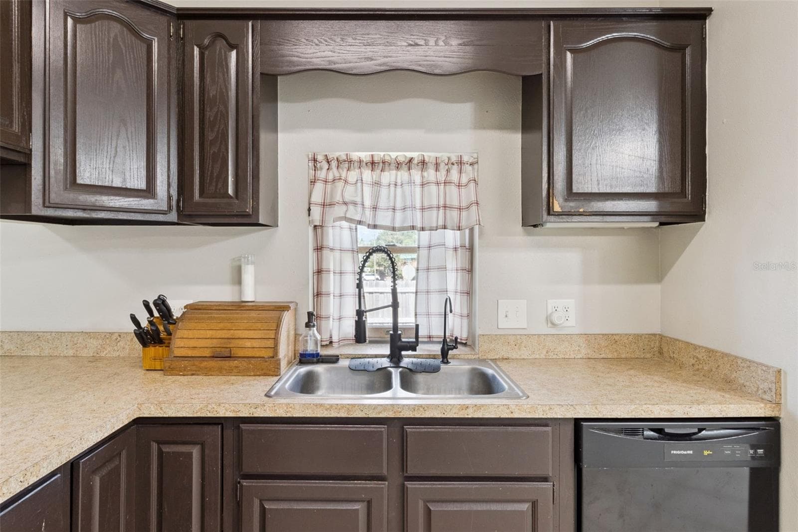 Kitchen - 116 W ARBORVITAE LN, POLK CITY