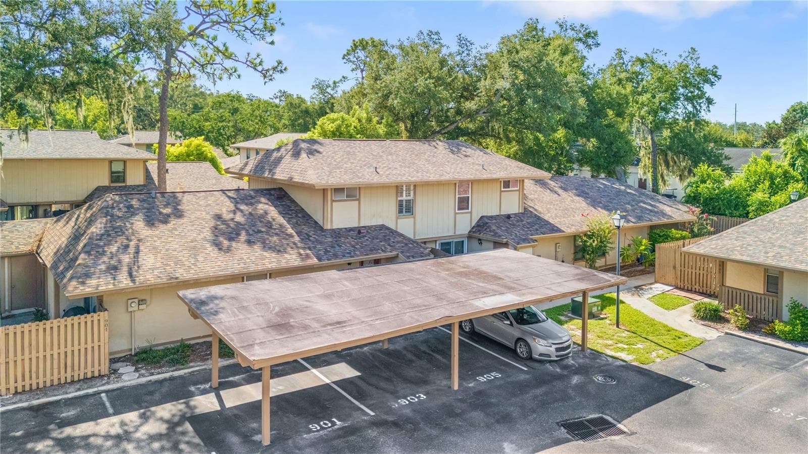 903 BUCK CT