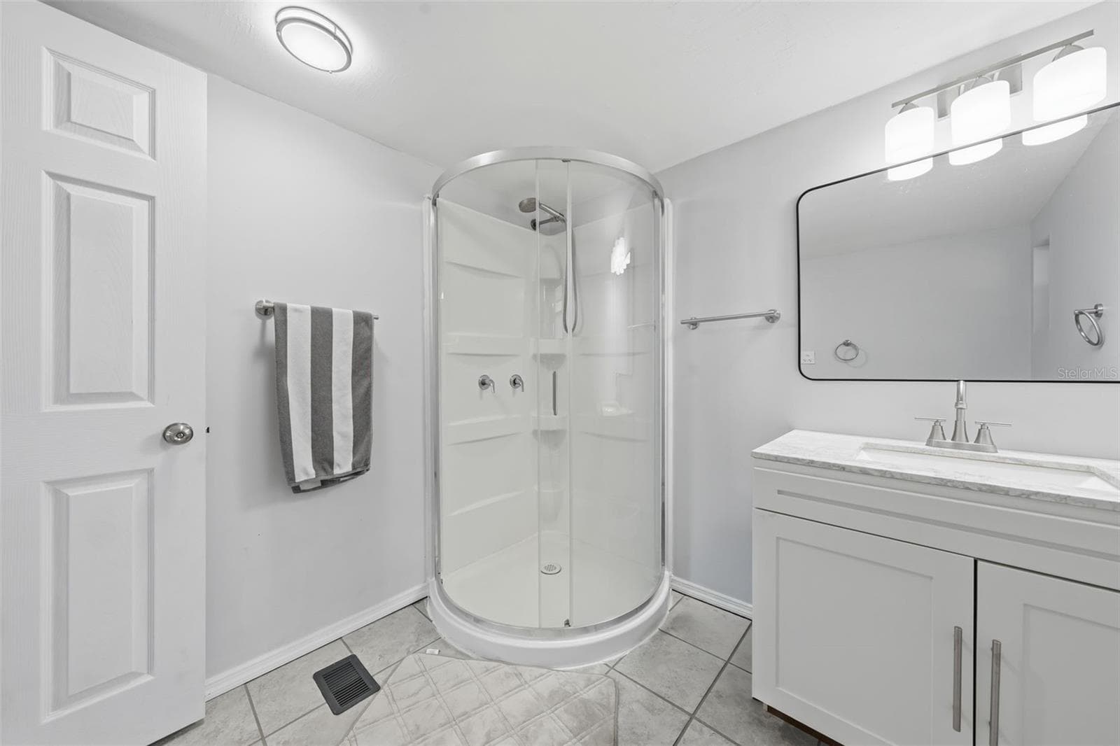 primary bathroom newly remodeled - 44945 2ND ST, DELAND
