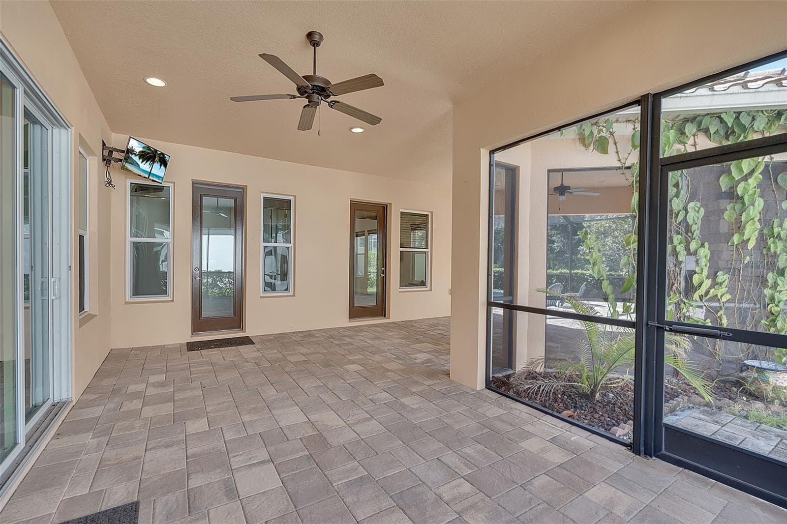 Single Family Residence at 10310 EASTWOOD DR, BRADENTON, photo 38 of 66