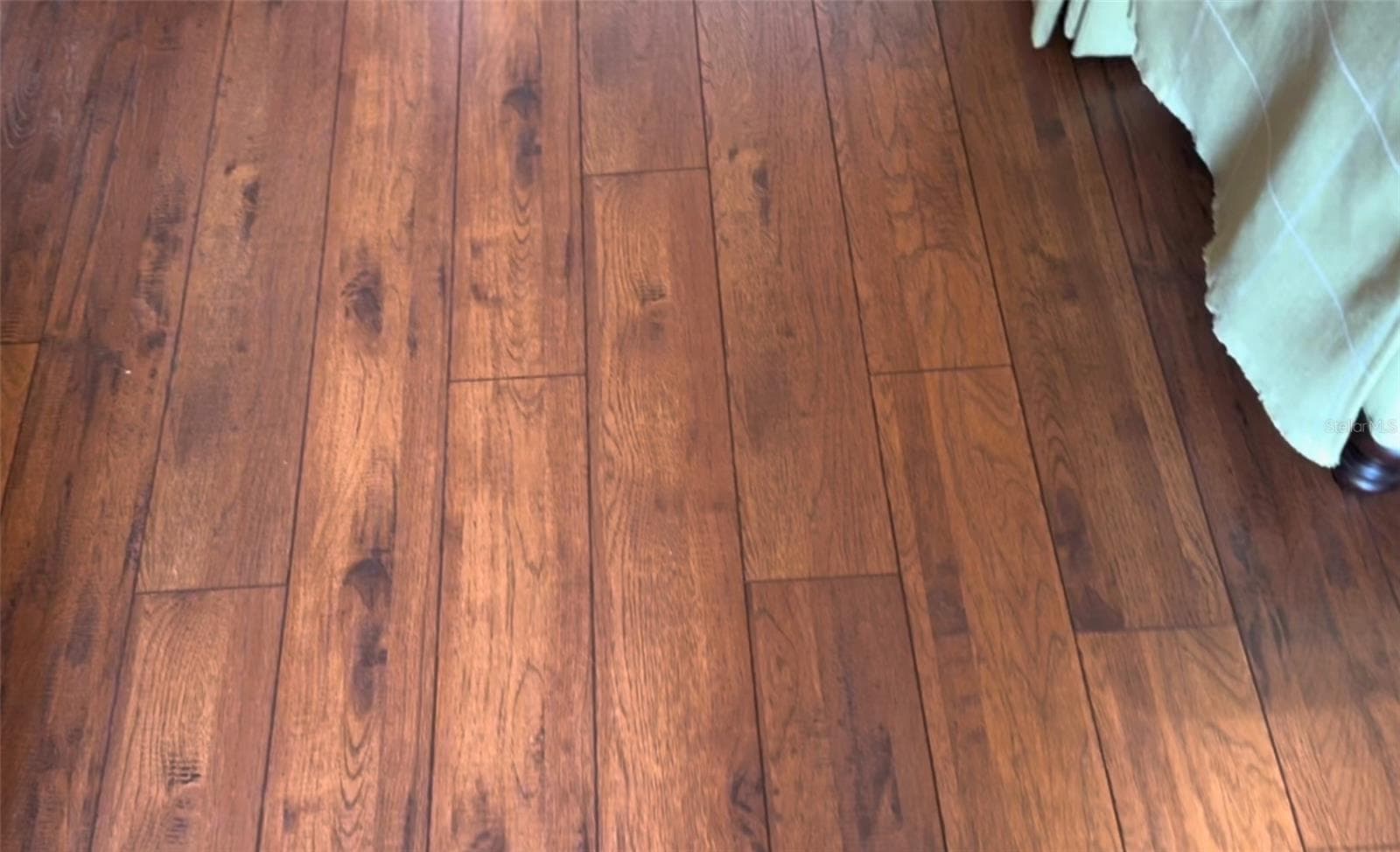 Handscraped Laminate Floring - 2417 TATUM TER, THE VILLAGES