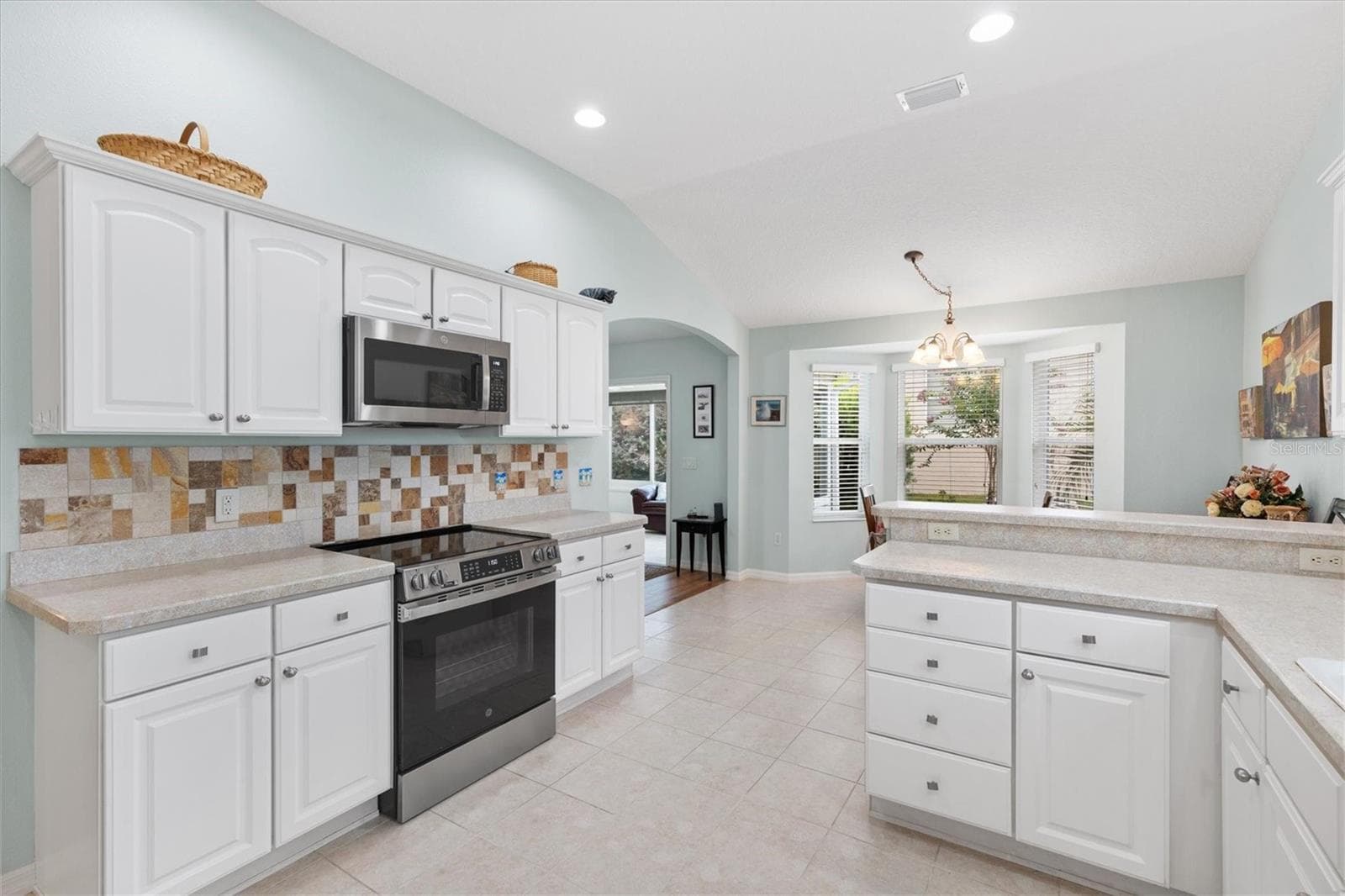 Single Family Residence at 2494 FLINTSHIRE AVE, THE VILLAGES, photo 9 of 37