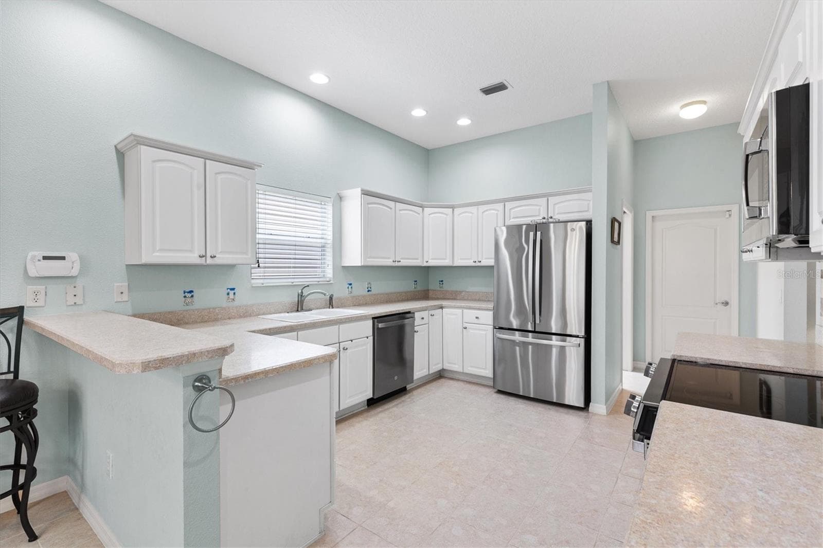 Single Family Residence at 2494 FLINTSHIRE AVE, THE VILLAGES, photo 10 of 37